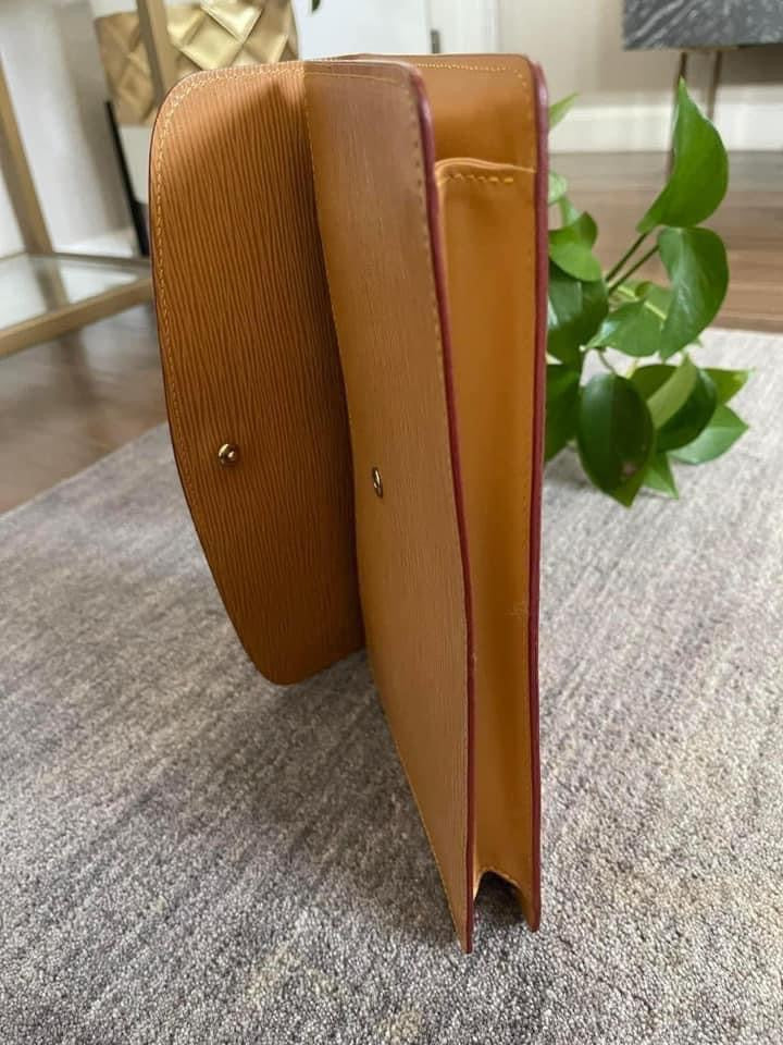 Epi Montaigne Clutch in Winnipeg Beige -Year: 1987