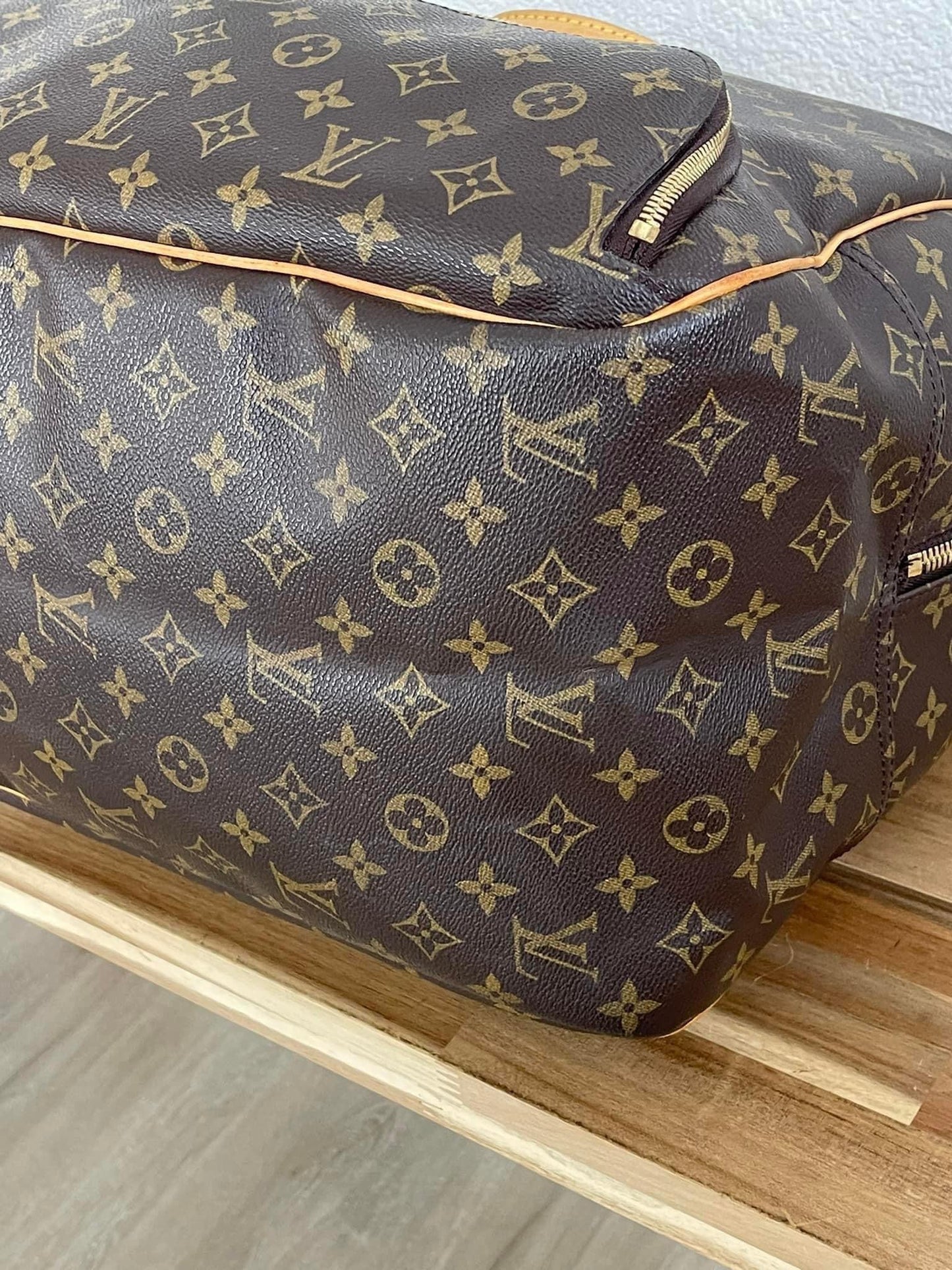 Evasion MM in Monogram - π
Year: 1999