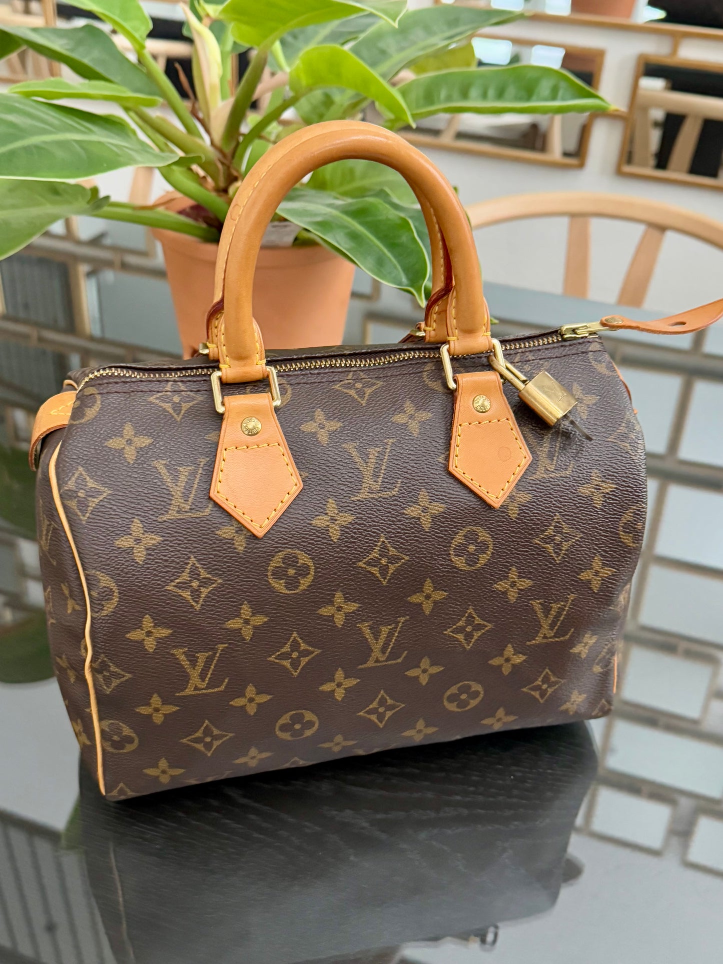 Speedy 25 with 🔐 Lock and Key 🌷Year: 1999