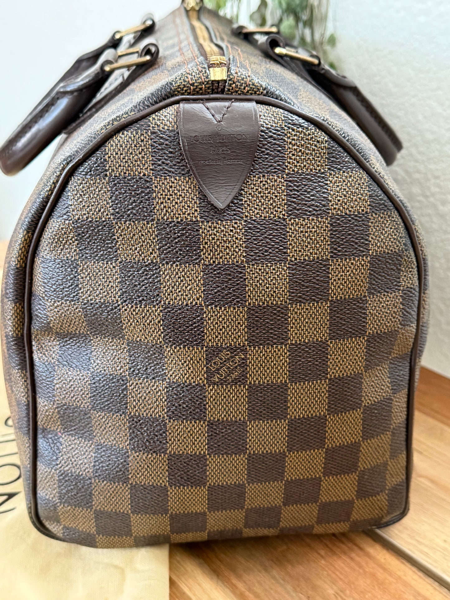 Speedy 30 in DE with π Lock & Key and Dustbag - π
Year: 2008