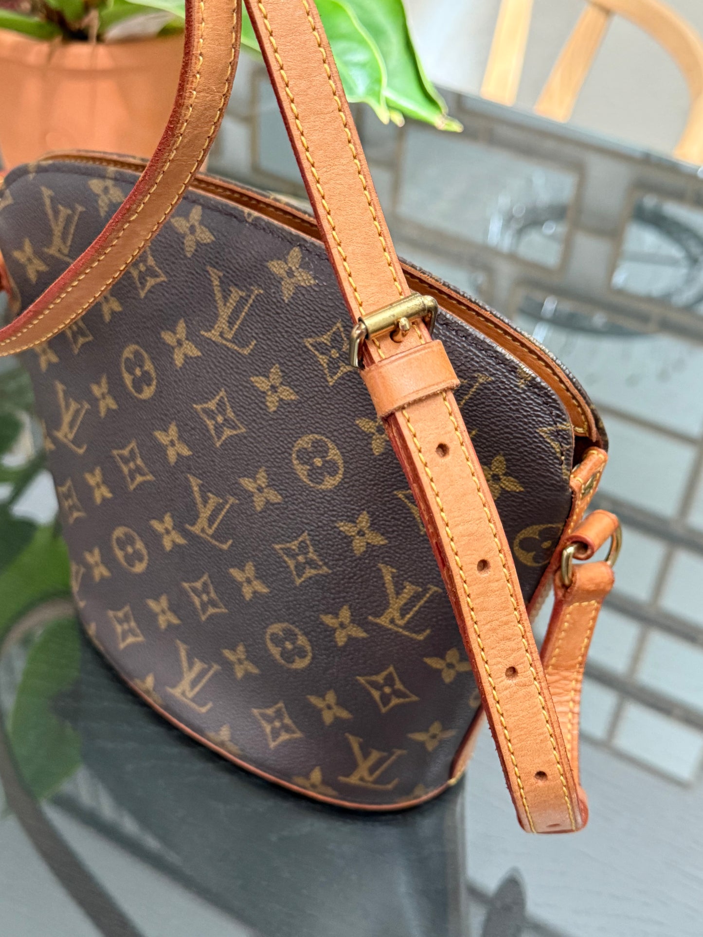 Drouot Crossbody
π
Year: 2000