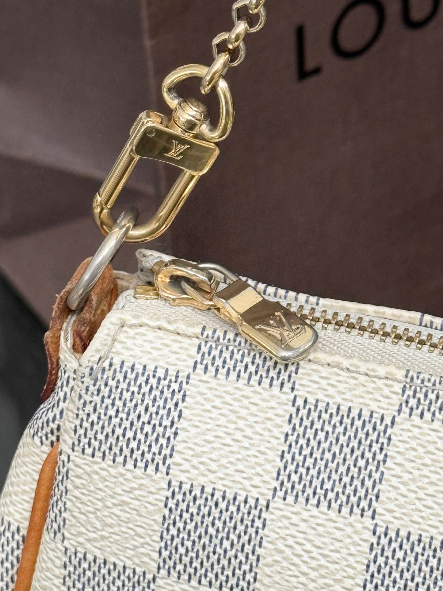 Eva Clutch in Azur with Dustbag , box and Paper bag 🗓️ Year: 2011