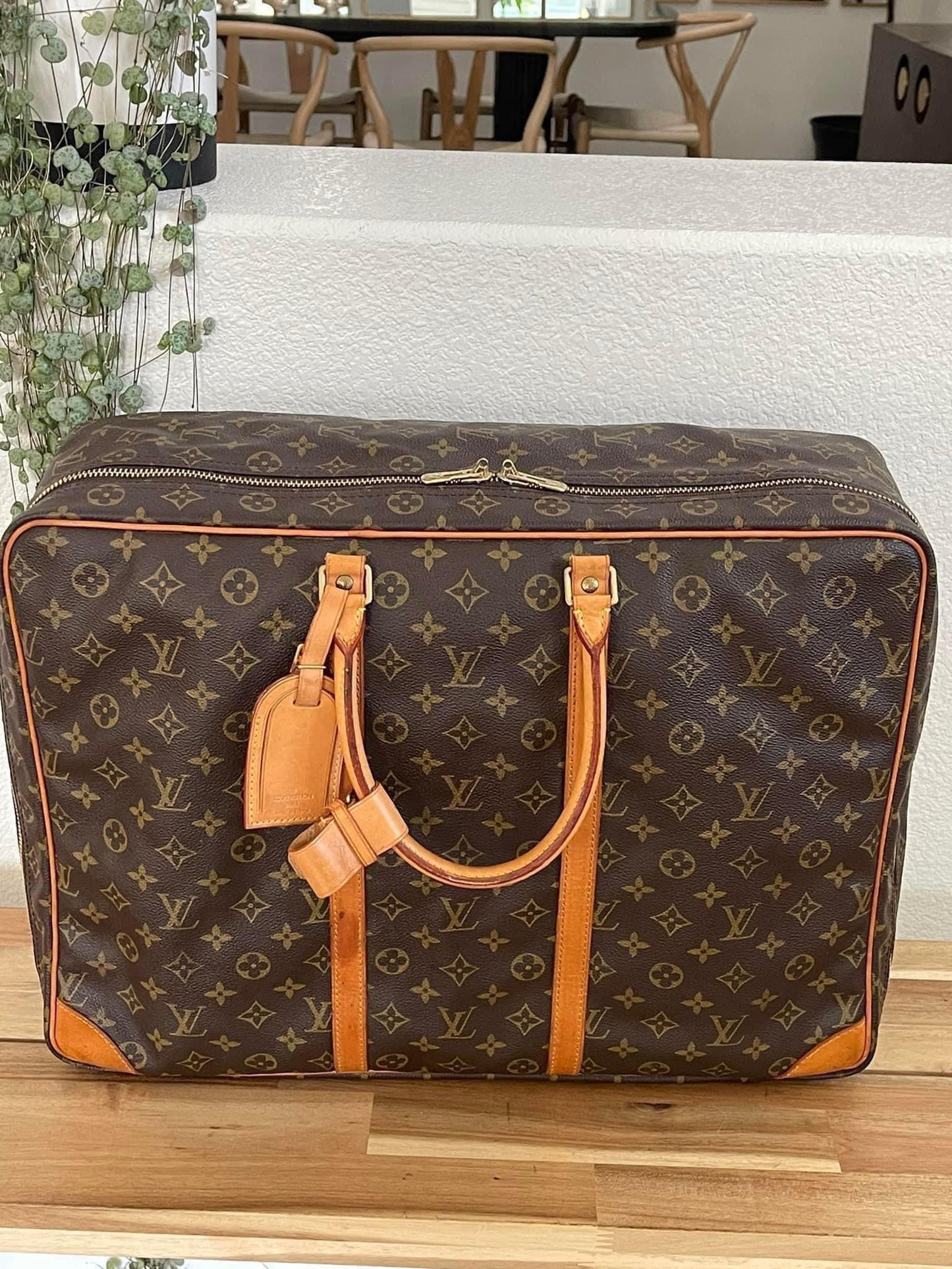 Sirius 50 Soft Suitcase Luggage - π
Year: 1994