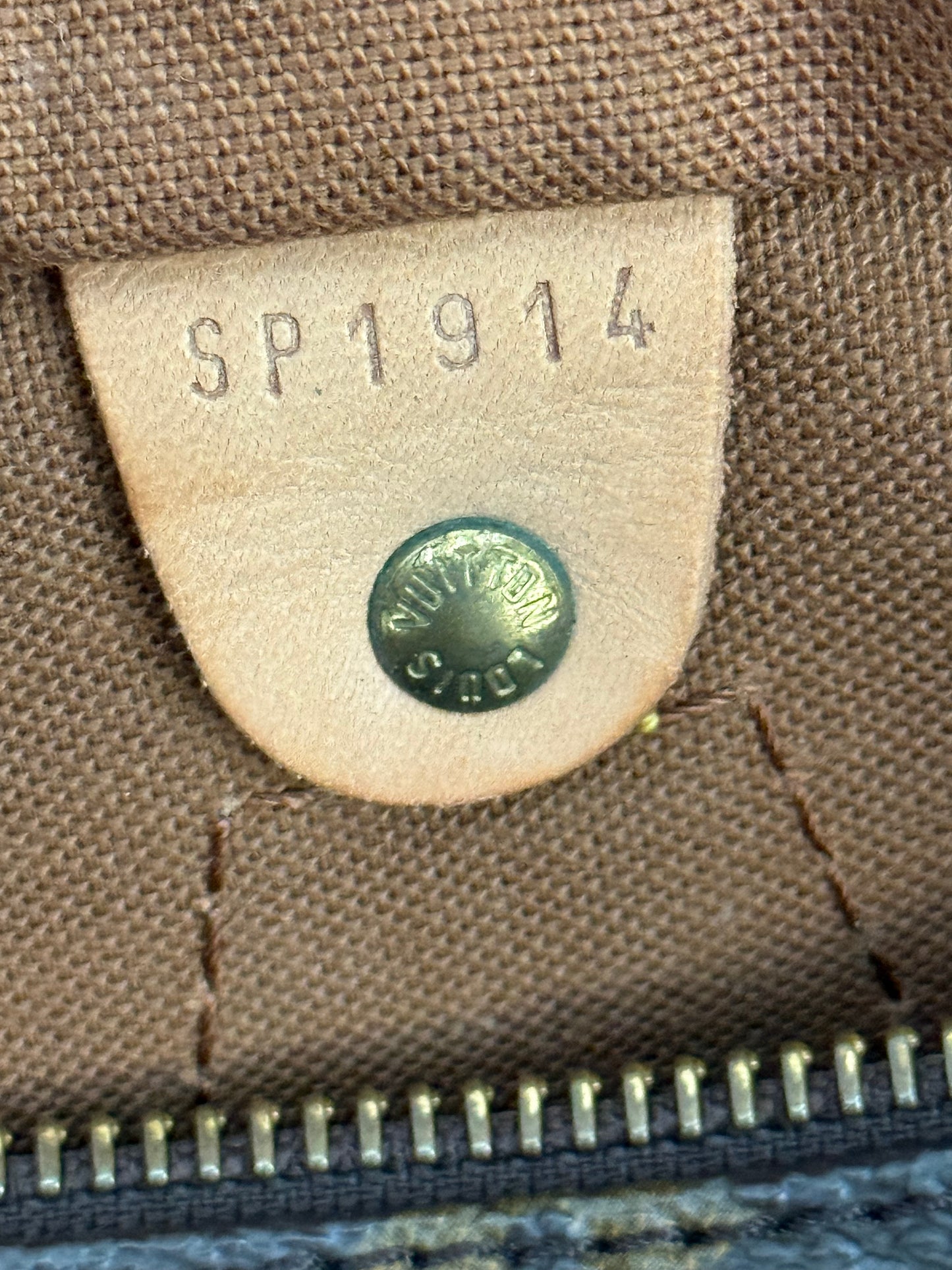 Speedy 30 with π Lock & Key - π
Year: 1994
