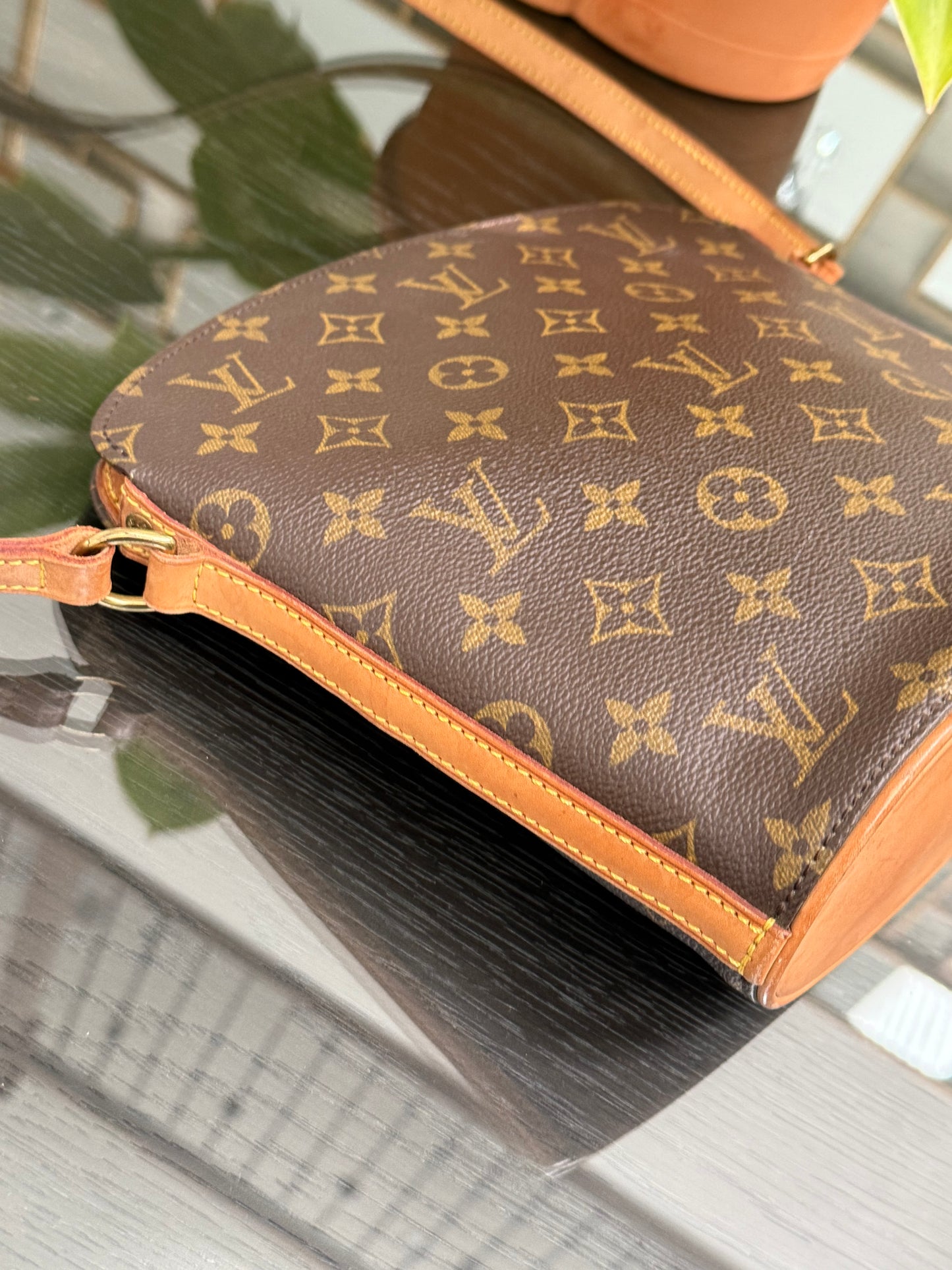 Drouot Crossbody
π
Year: 1996