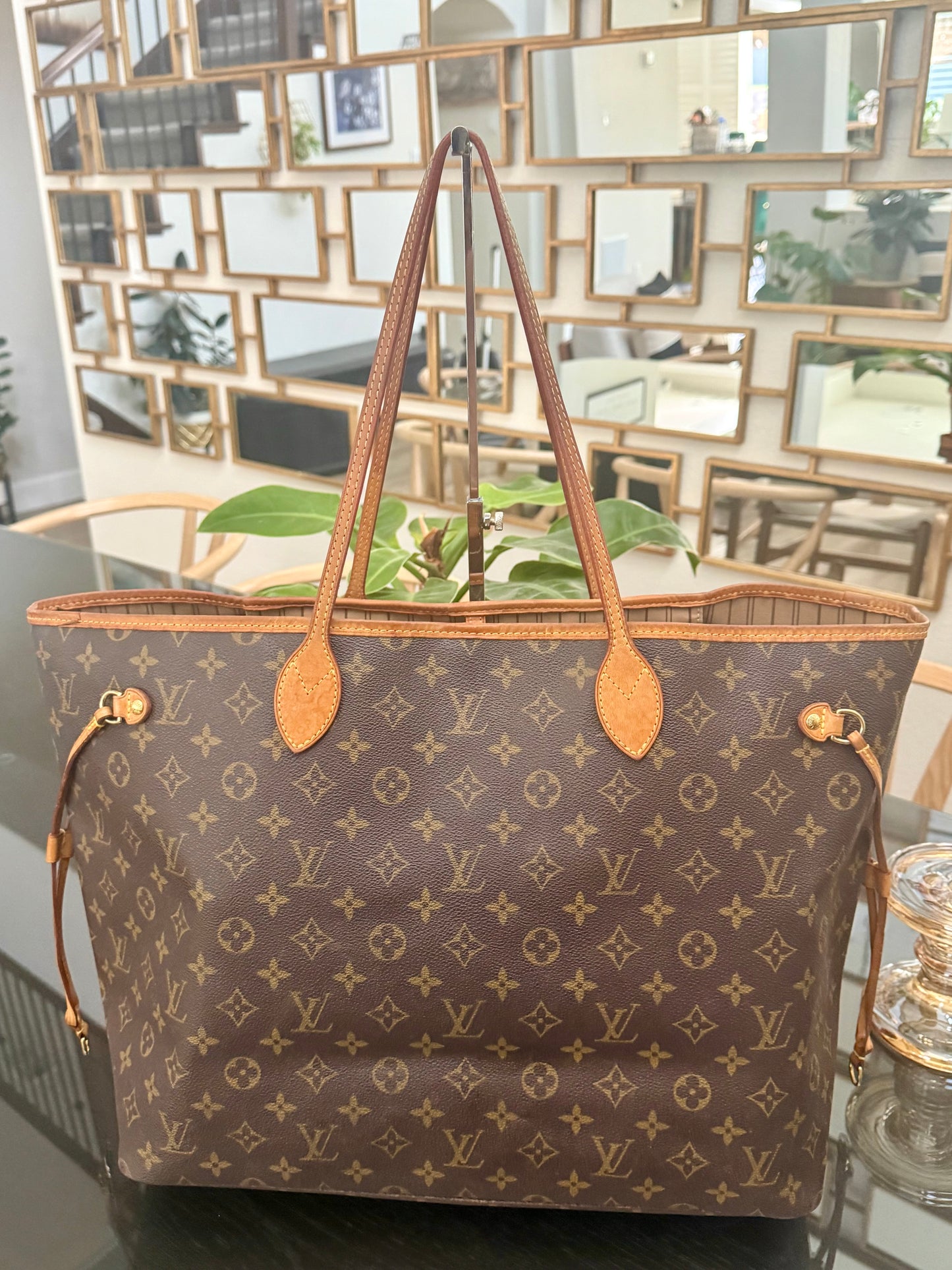 Neverfull GM in Monogram with Insert Organizer 🗓️ Year: 2007