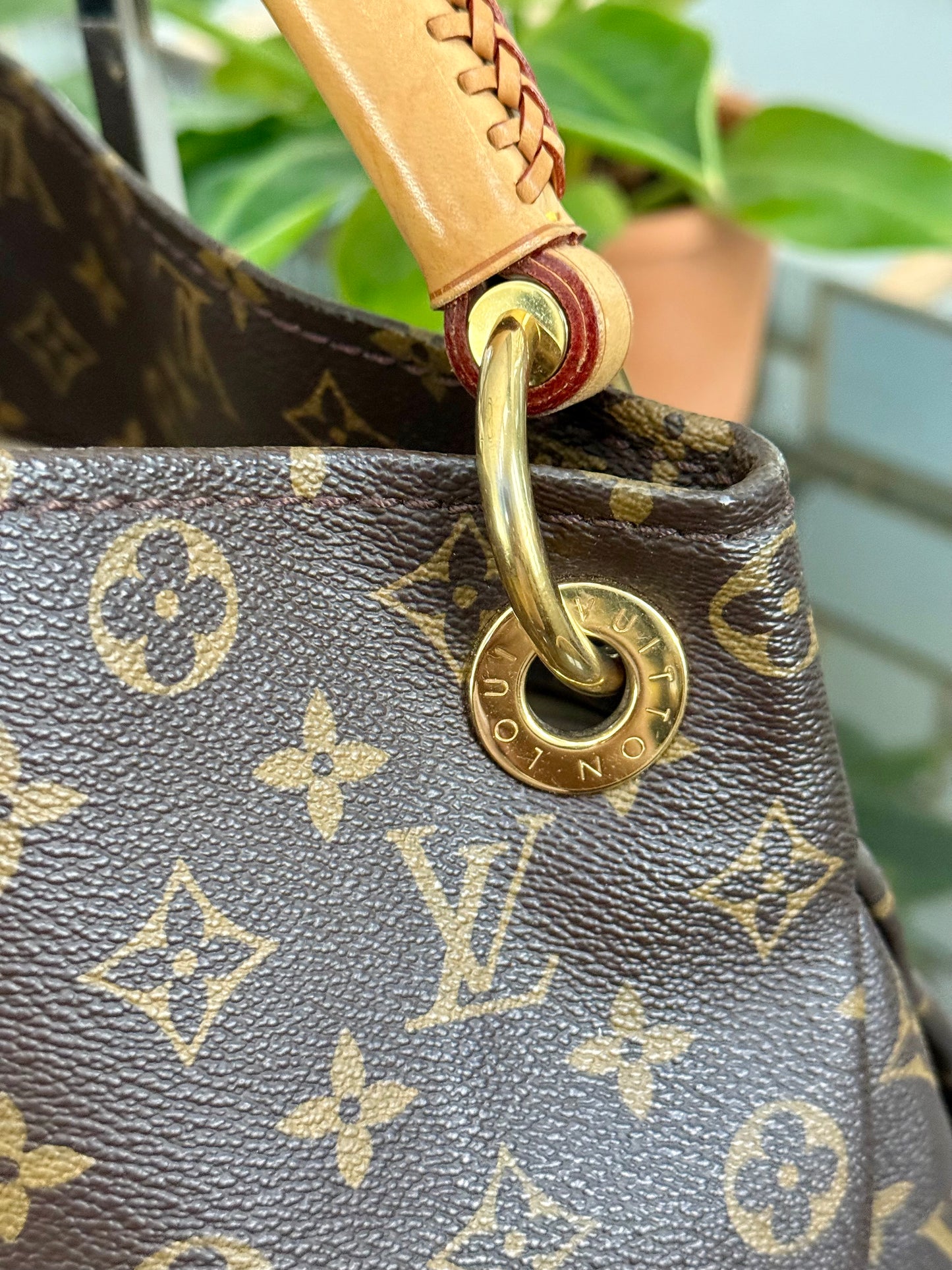 Artsy MM with Dustbag and Insert Organizer - ๐
Year: 2010