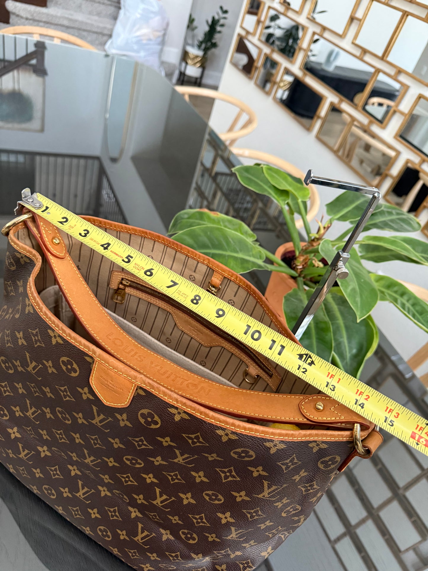 Delightful MM with Dustbag and Insert organizer π
Year: 2011