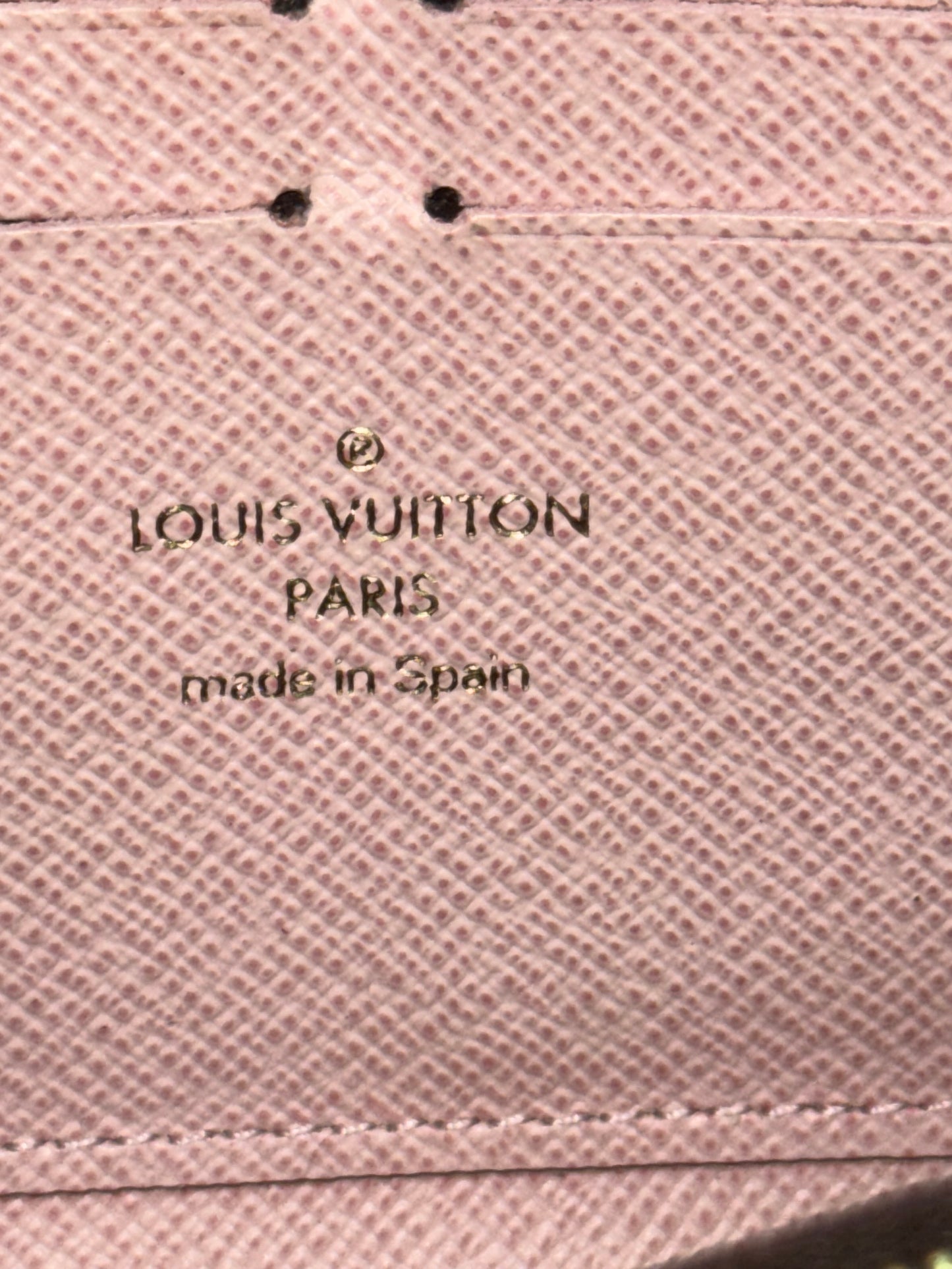 Clemence Wallet in Rose Ballerine with Dustbag and box 🗓️ Year: 2017