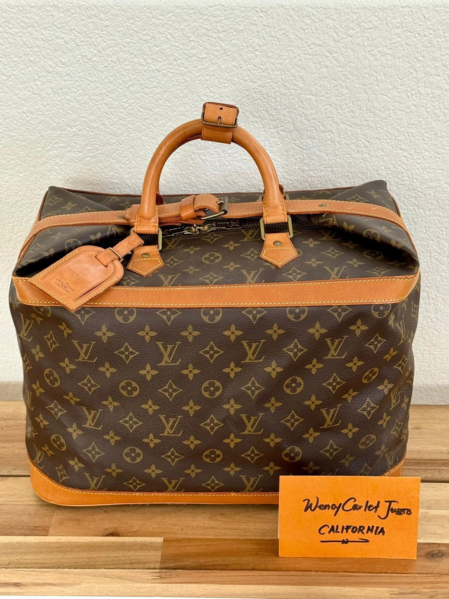 Cruiser 40 with Luggage tag and Poignet ๐๏ธ Year: 1988