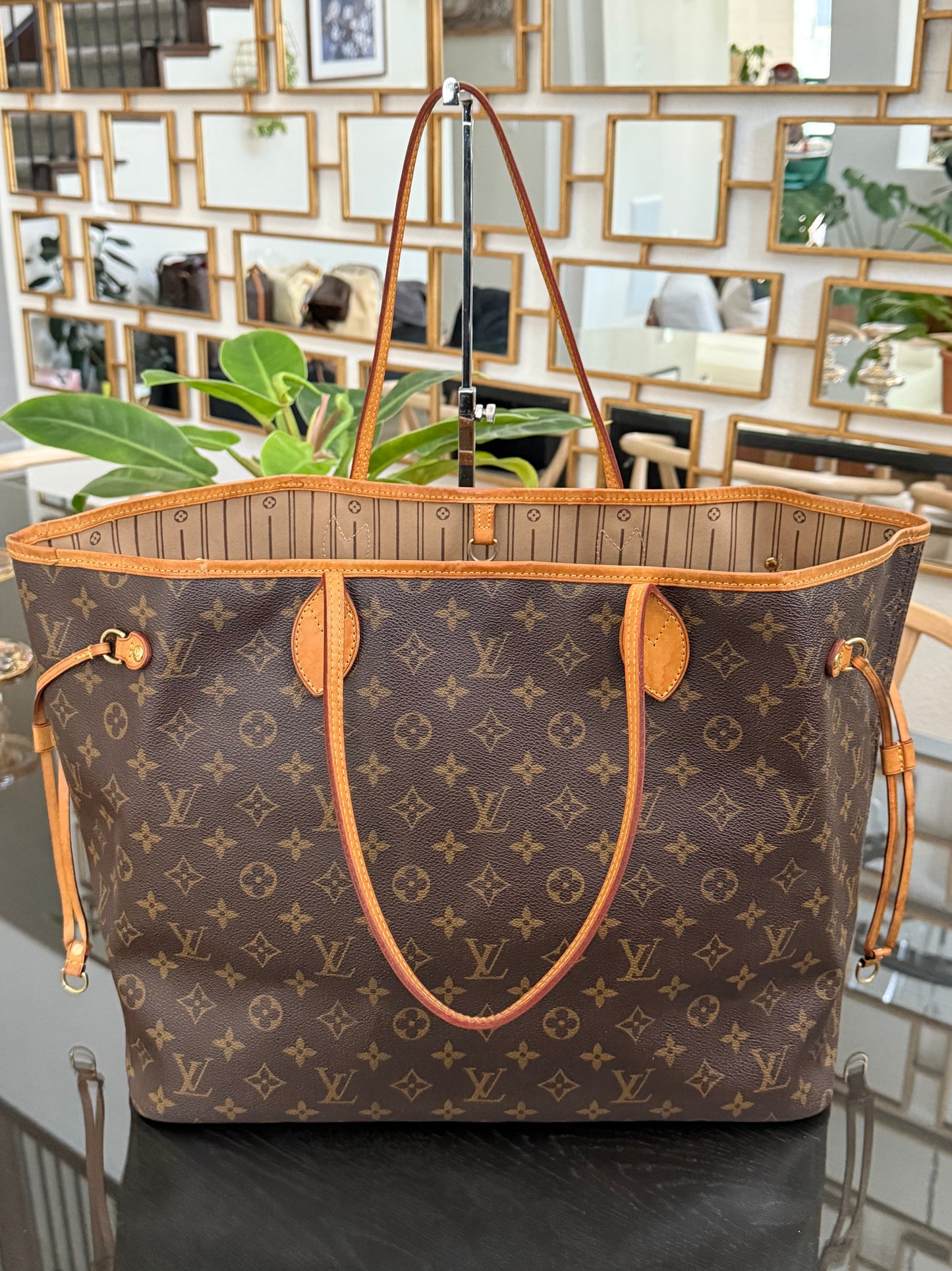 Neverfull GM with Dustbag and Insert Organizer 📅 Year: 2012