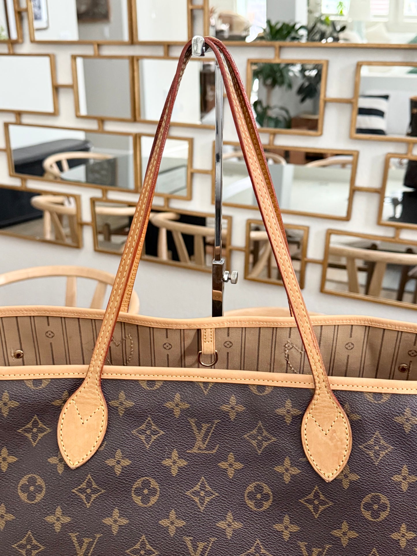 Neverfull GM in Monogram with Dustbag and Insert Organizer 📅 Year: 2007