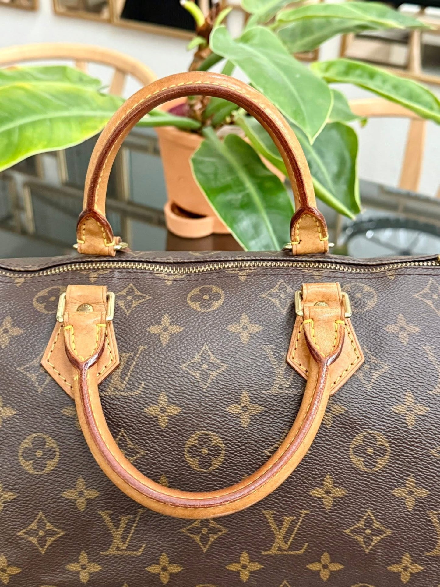 Speedy 30 with 🔐 Lock & Key - 📅 Year: 2003