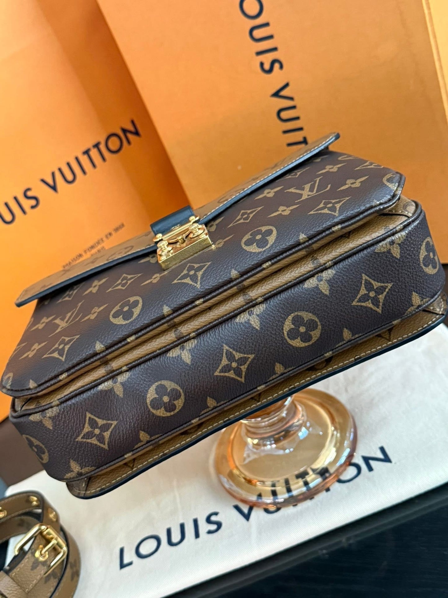 Pochette Metis Reverse in Monogram with Original Strap, Box, Dustbag and Paper bag 🗓️ Year 2019