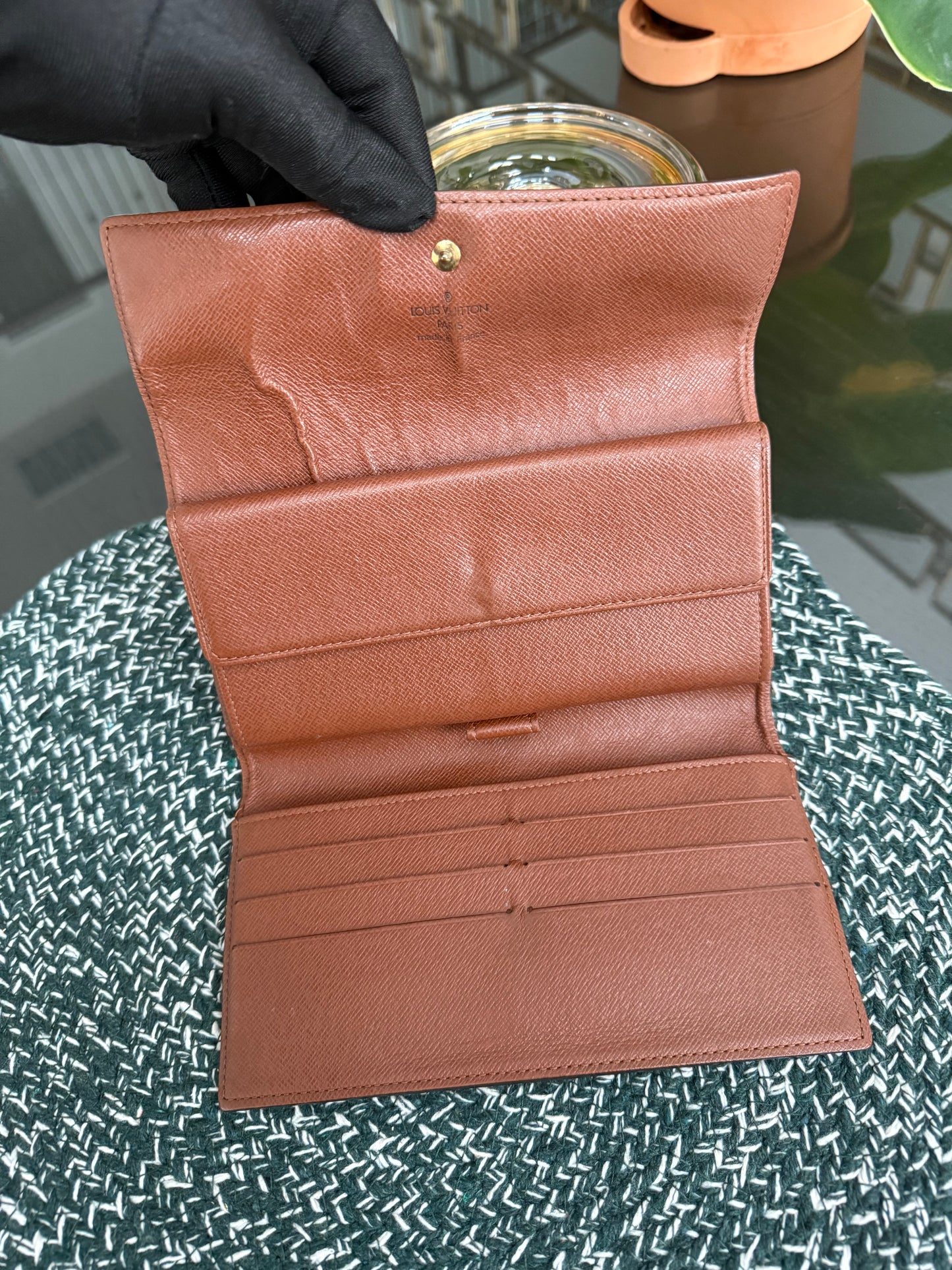 International Wallet in Monogram 🗓️ Year: 2003