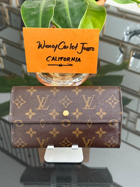 International Wallet in Monogram 🗓️ Year: 2001