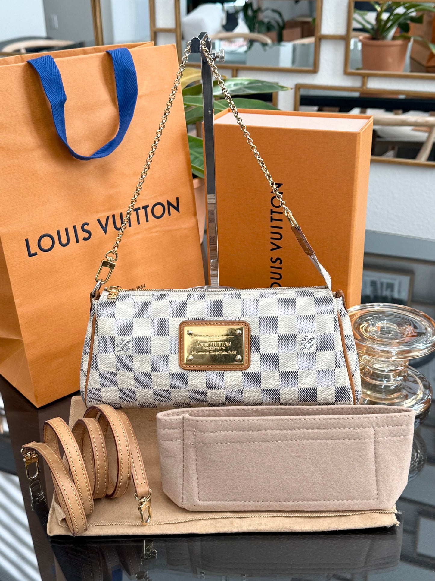 Eva Clutch in Azur with Original Strap,Box Dustbag and Insert Organizer 🗓️ Year: 2011