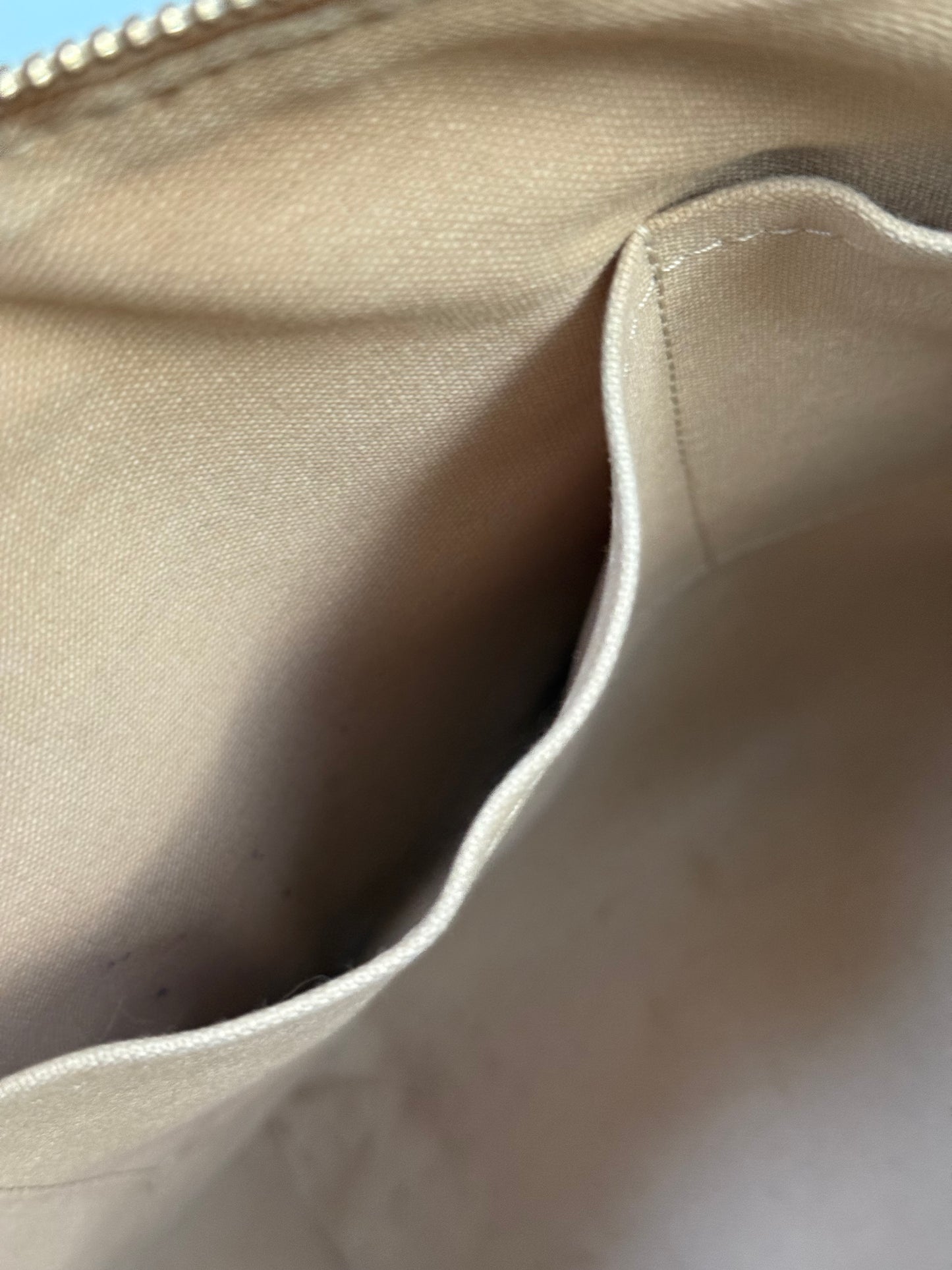 Totally PM Azur with Dustbag 📅 Year: 2011