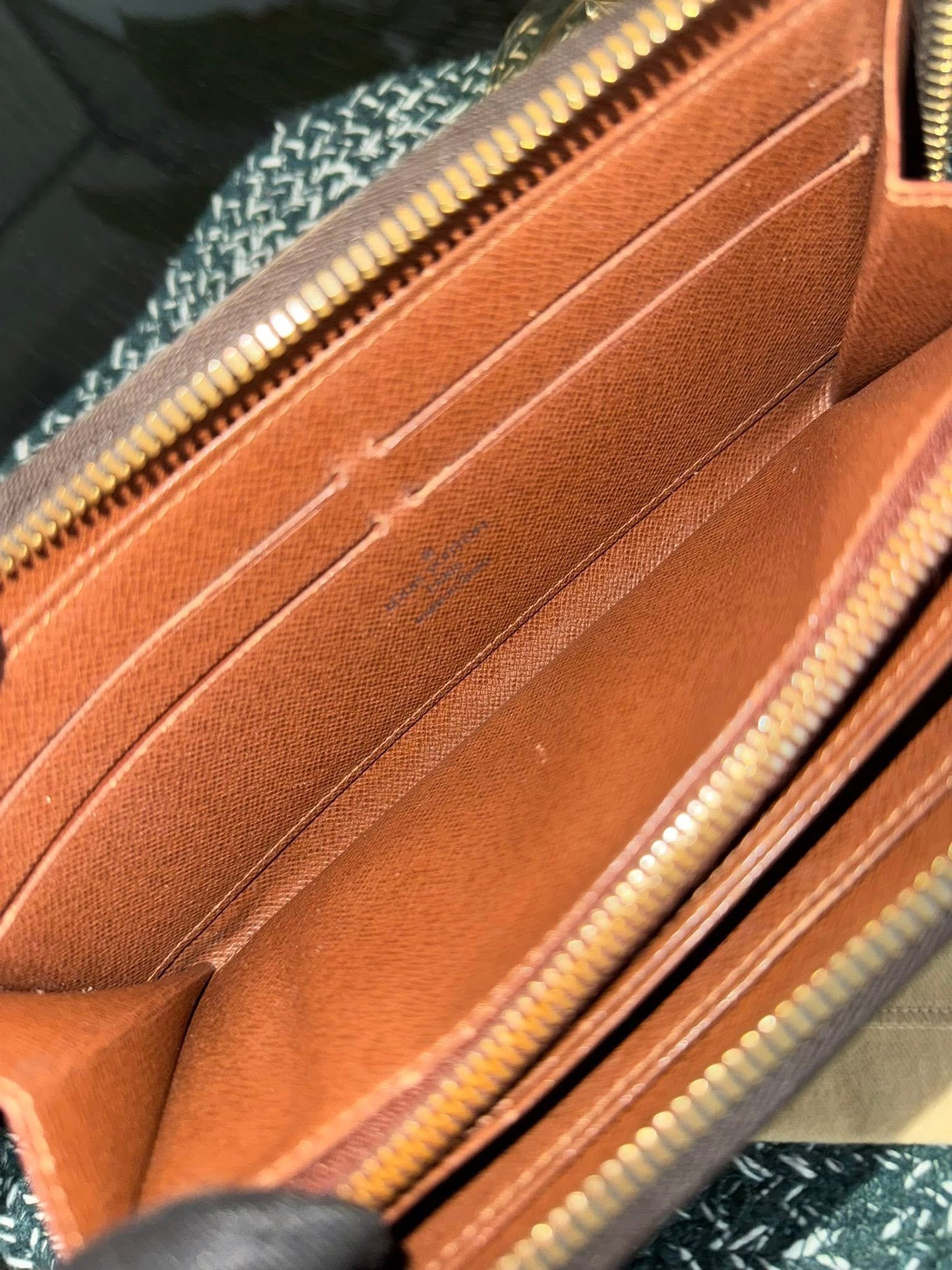 Zippy Long Wallet in Monogram with Dustbag 🗓️ Year: 2011