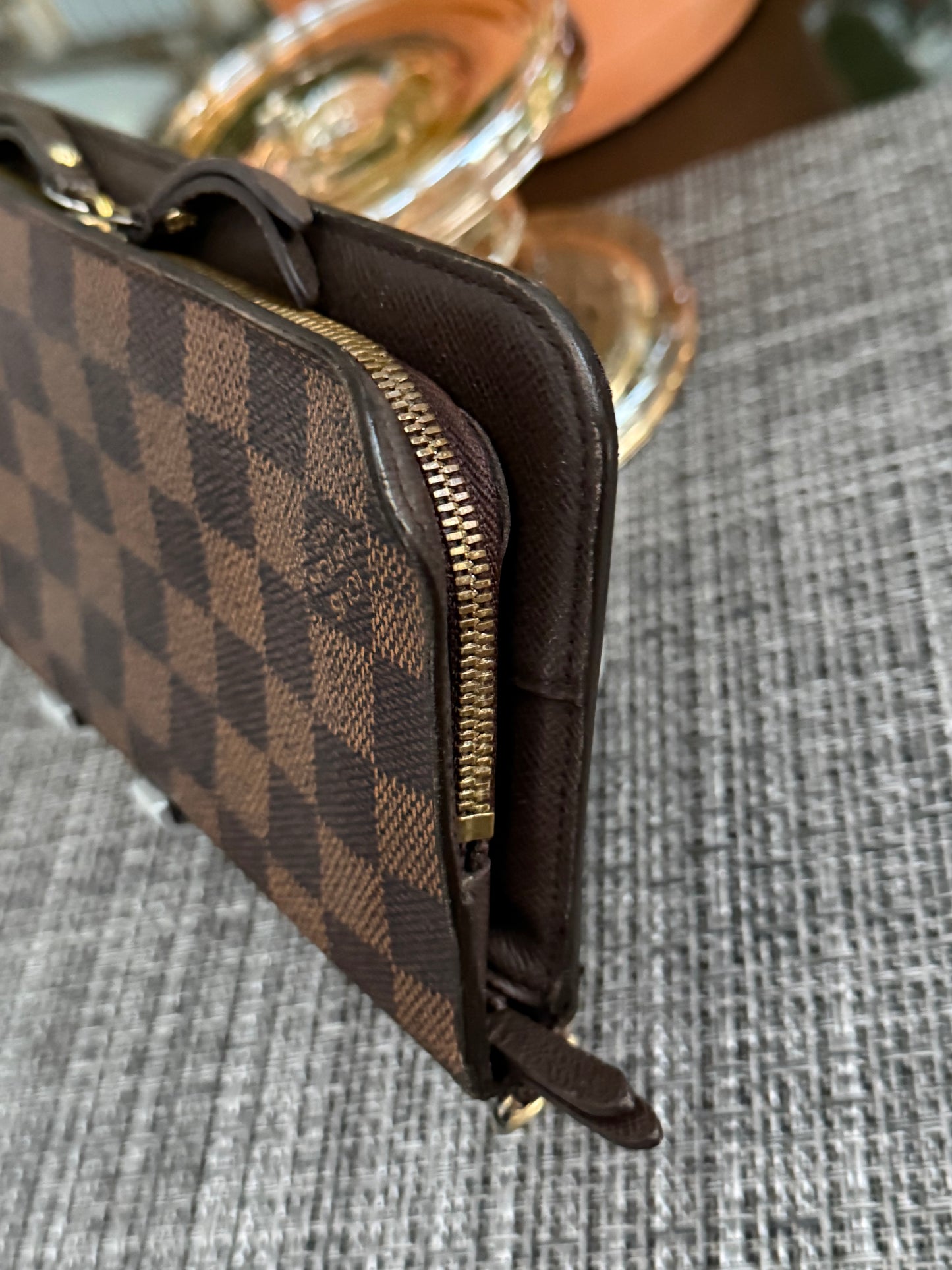 Insolite Wallet in De -Year 2011