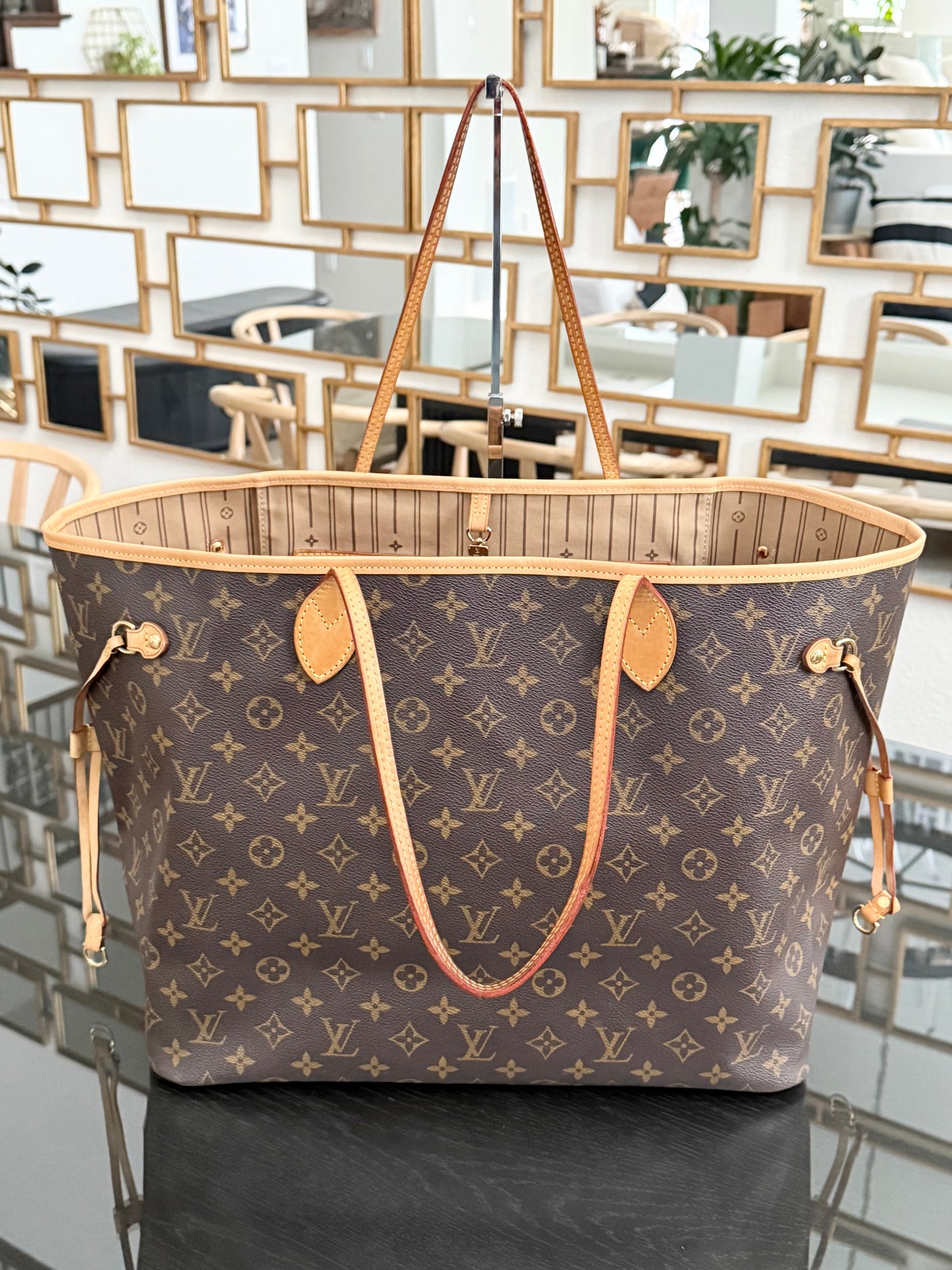Neverfull GM in Monogram with Dustbag and Insert Organizer 📅 Year: 2007