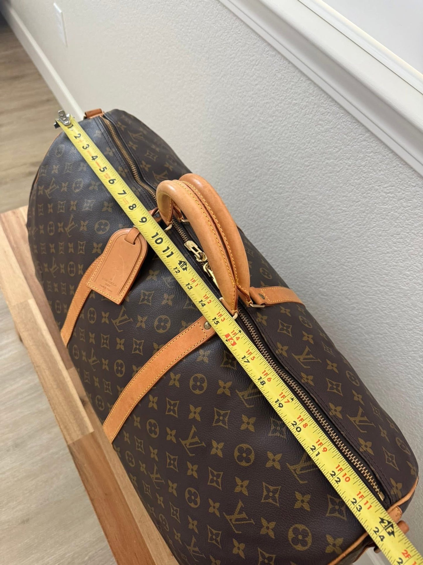Keepall 60 Bandoulier with Original Strap, Luggage Tag and Poignet 📅 Year: 1994