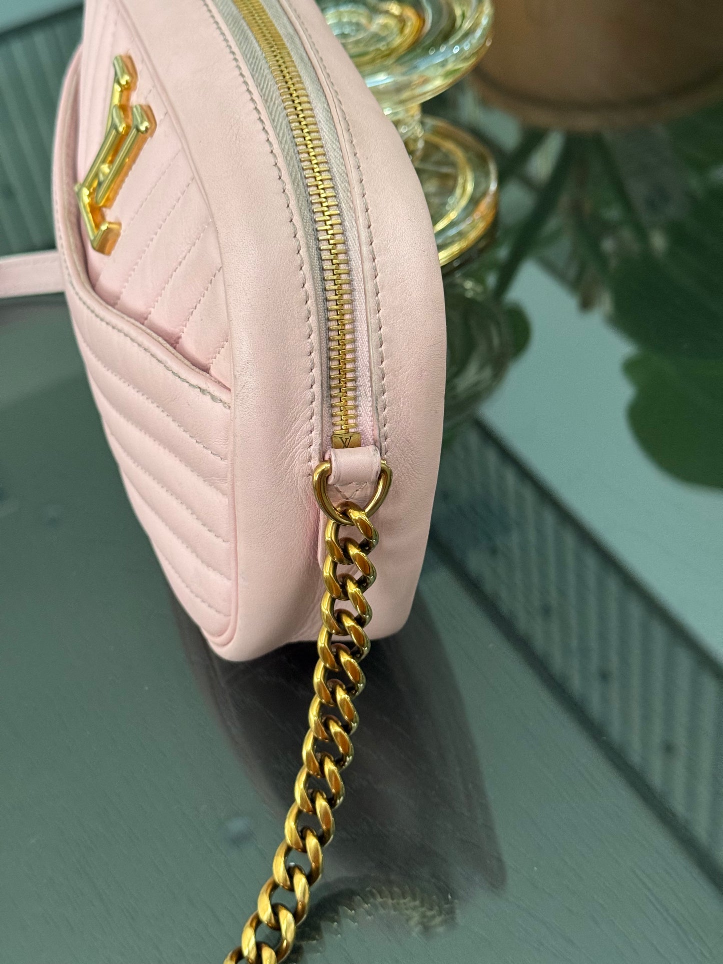 New Wave Camera Bag -🗓️ Year: 2019