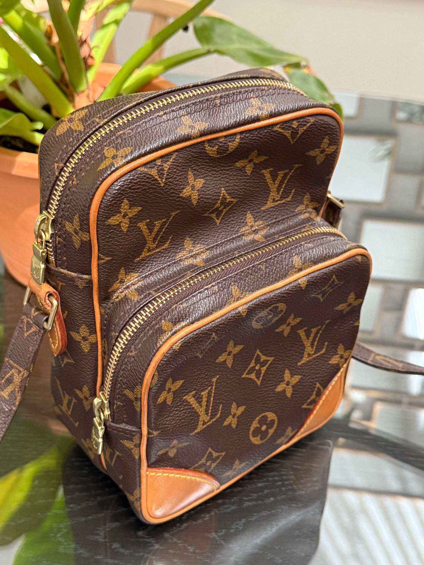 Amazon Crossbody Bag -Year: 2000