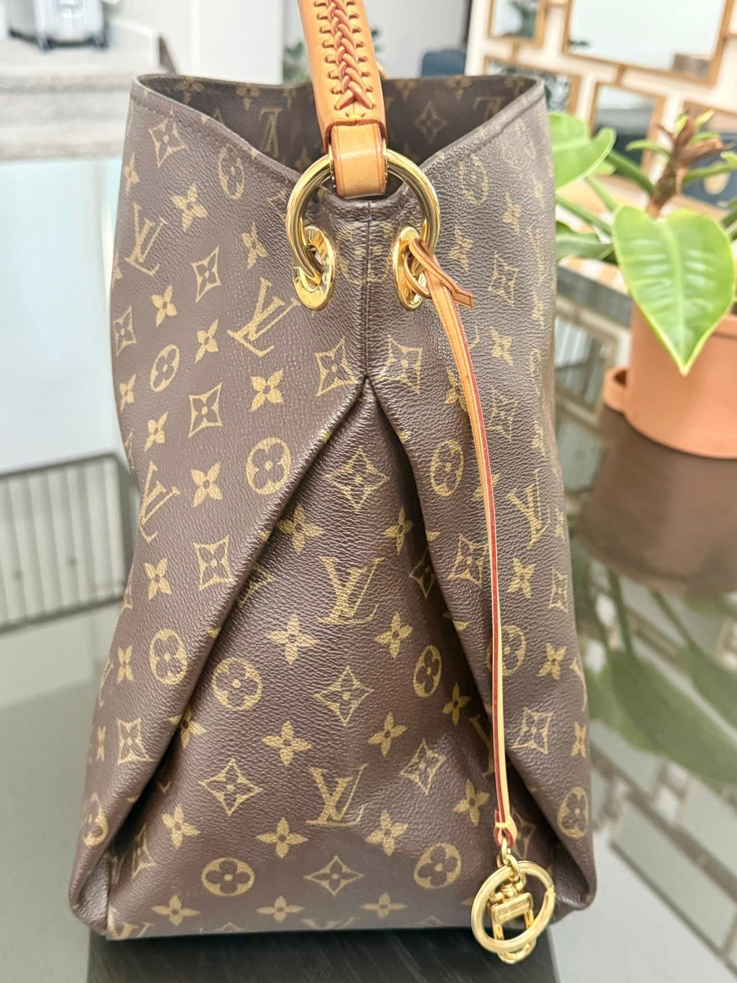 Artsy MM with Dustbag and Insert Organizer - 📅 Year: 2010