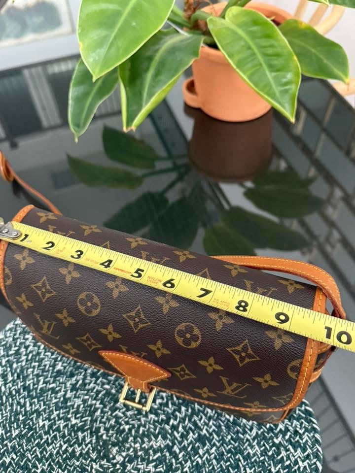 Sologne Crossbody 📅 Year: 2000