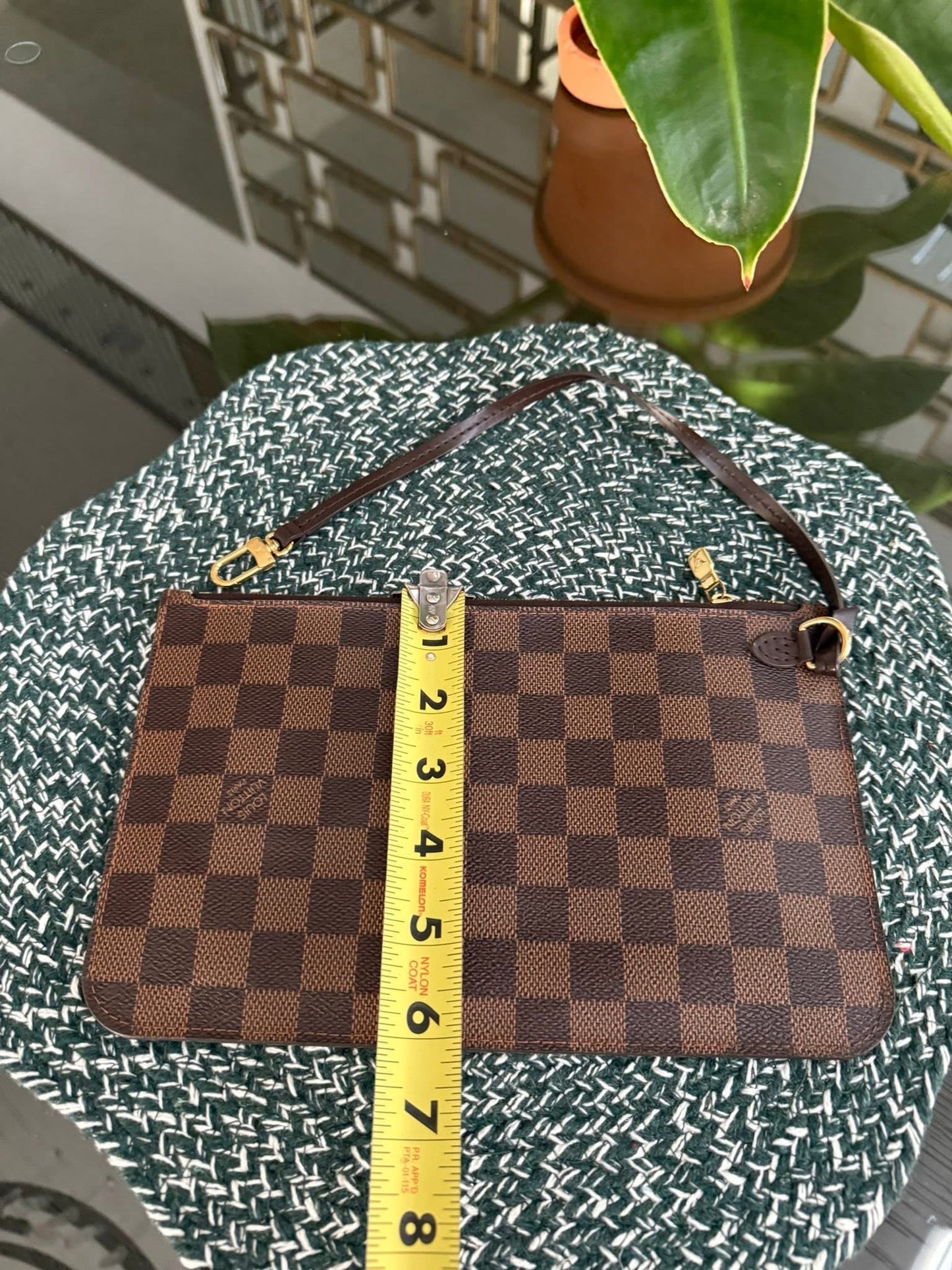 Neverfull MM/GM in DE Pouch with Wriststrap 🗓️ Year: 2016