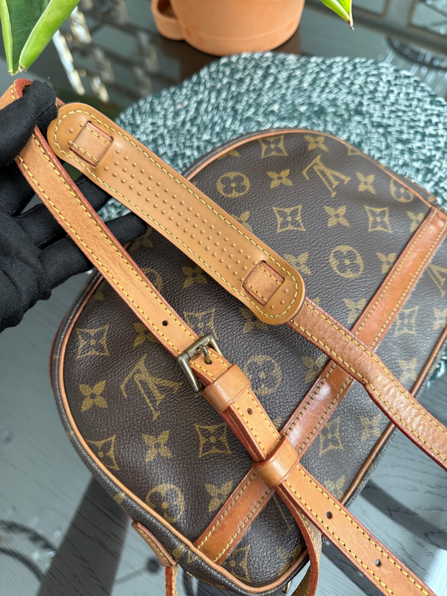 Jeaunefille MM Crossbody 📅 Year: 1990