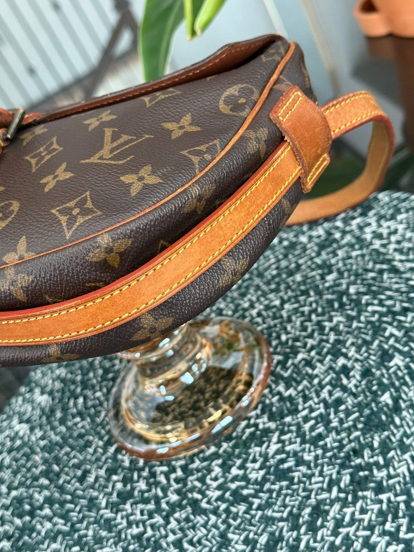 Jeaunefille MM Crossbody 📅 Year: 1989