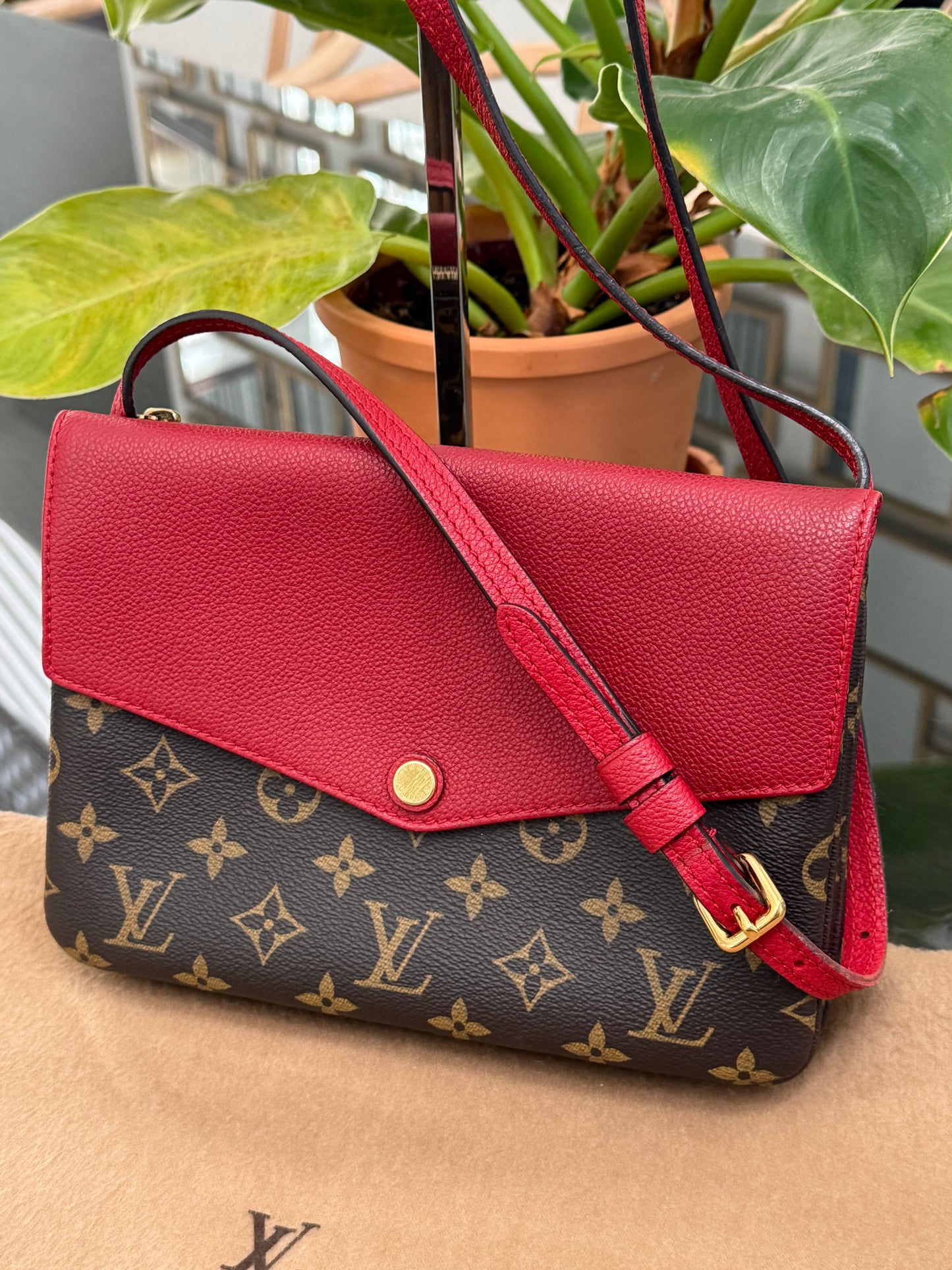 Twice Pochette in Cerise Red with Dustbag -📅 Year: 2015