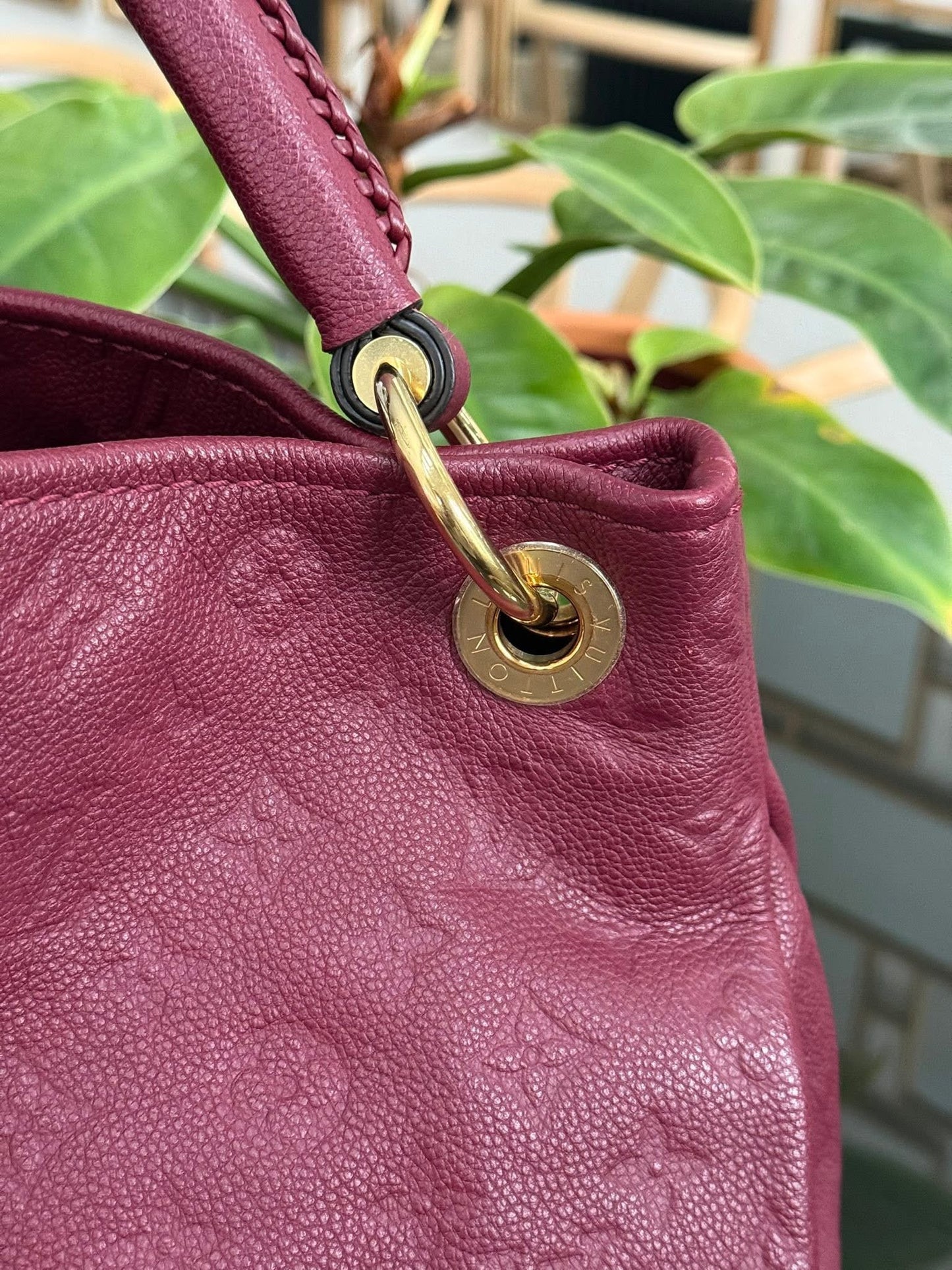 Artsy MM Empriente in Burgundy with Dustbag and Insert Organizer 📅 Year: 2017