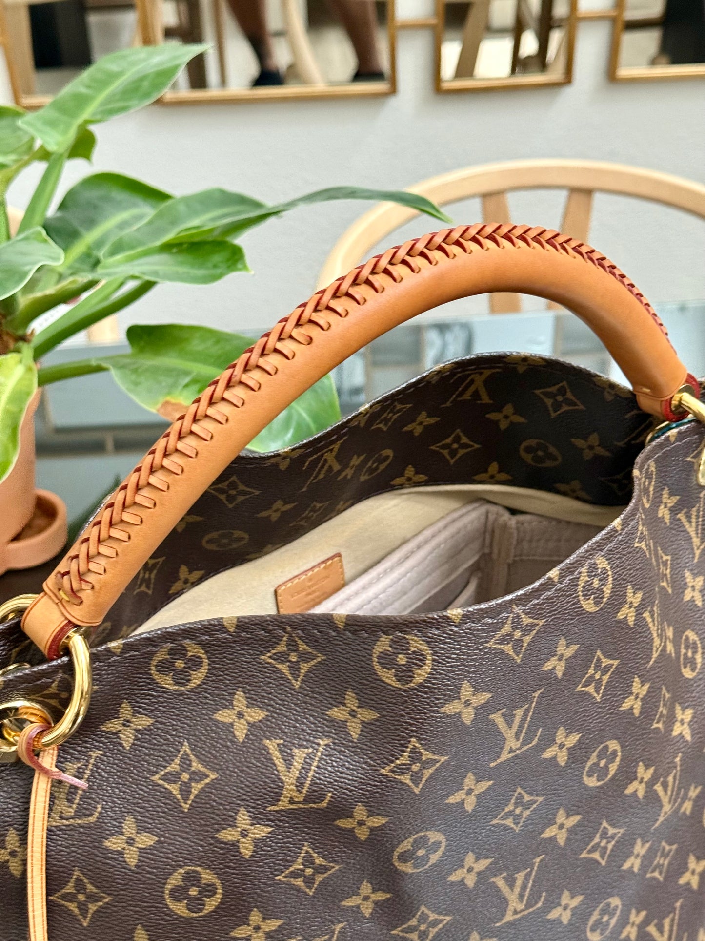 Artsy MM with Dustbag, Insert Organizer and Non branded Scarf - 📅 Year: 2010