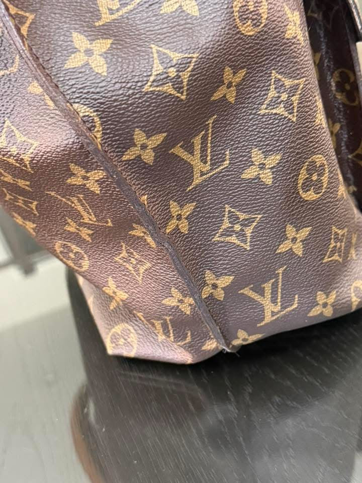 Hobo Metis in Monogram with Original Strap and Dustbag 📅 Year: 2013