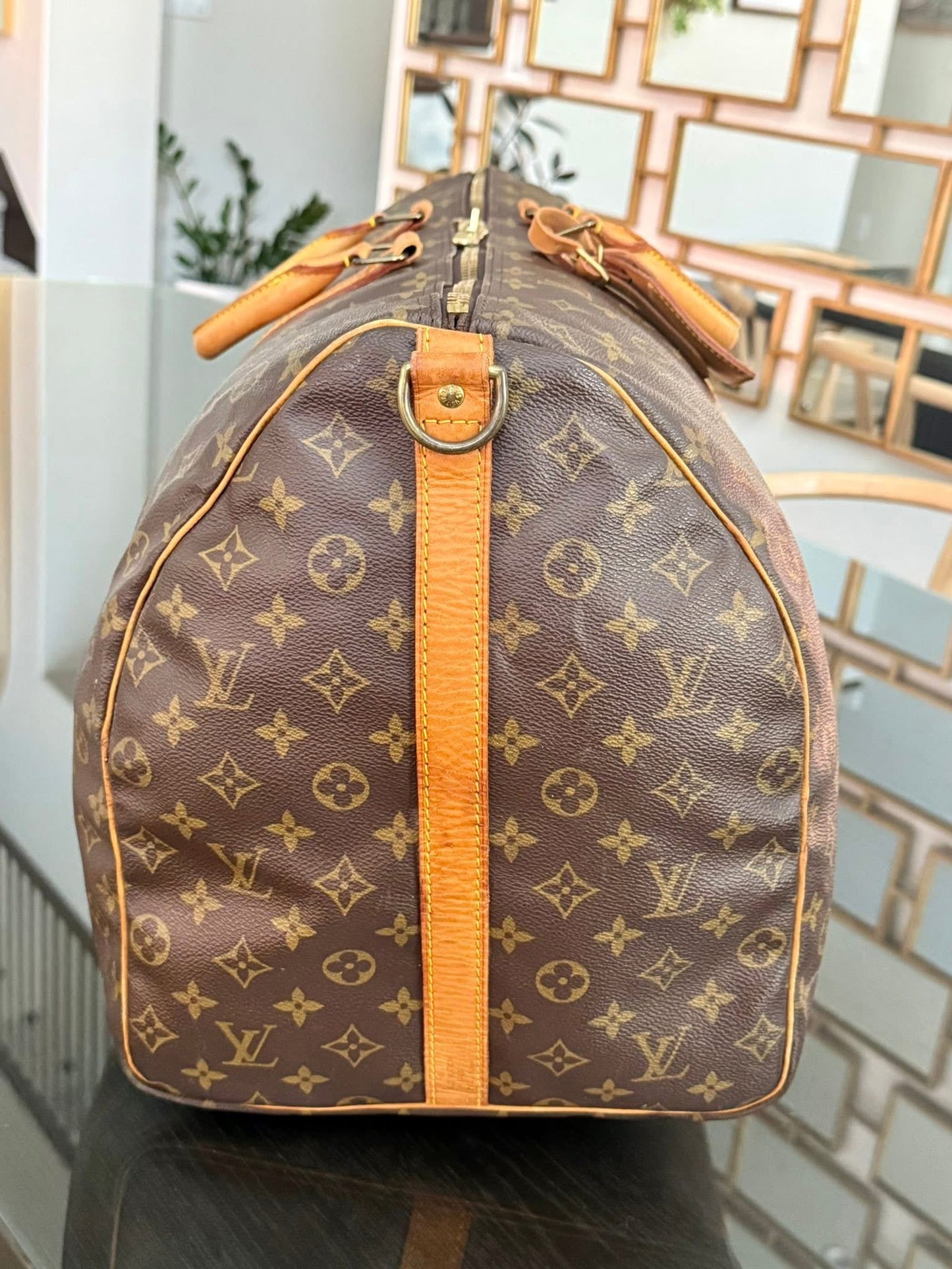 Keepall 60 Bandoulier with Original Strap, Luggage Tag and Poignet 📅 Year: 1991