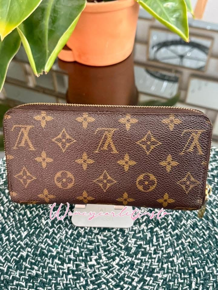 Monogram Zippy Long Wallet 🗓️ Year: 2009