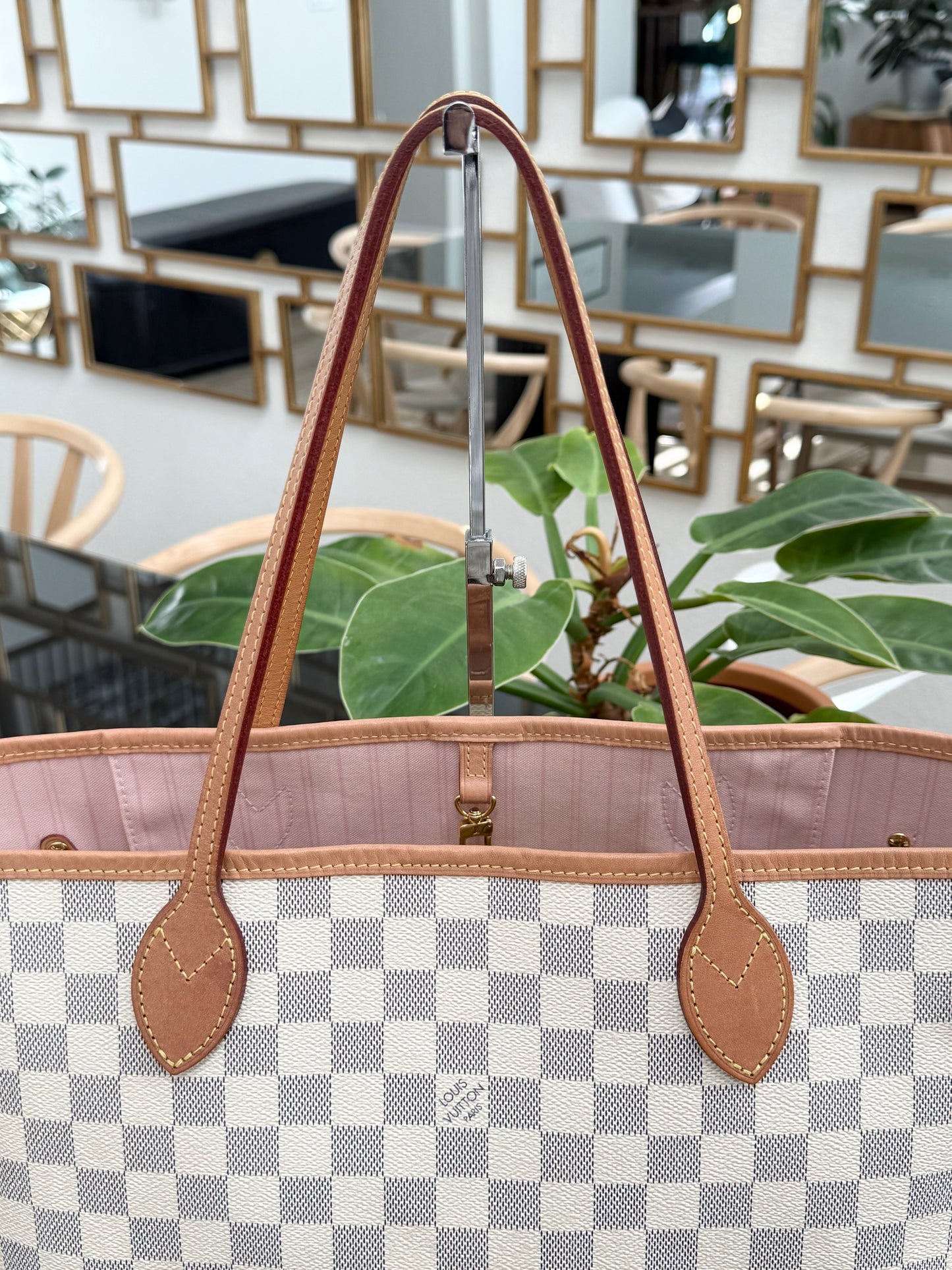 Neverfull MM Azur in Rose Ballerine with Dustbag 📅 Year: 2020