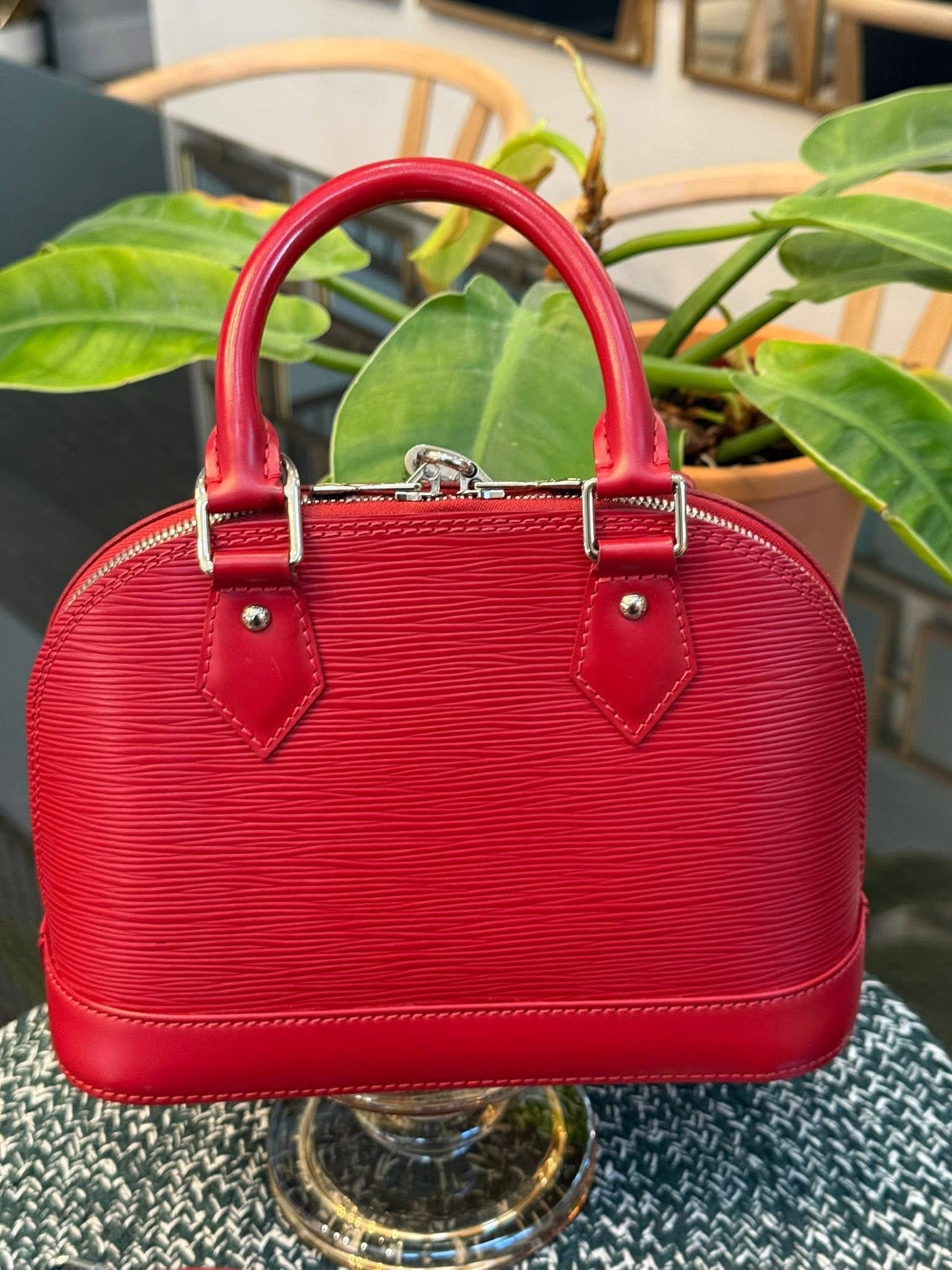 Alma BB in Epi Red with Clochette, Lock 🔐 keys, Original Strap, Dustbag and Insert Organizer 🗓️ Year: 2012