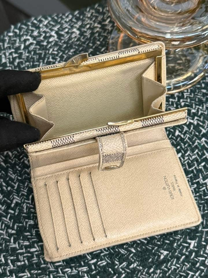 Kisslock Wallet in Azur 🗓️ Year: 2007
