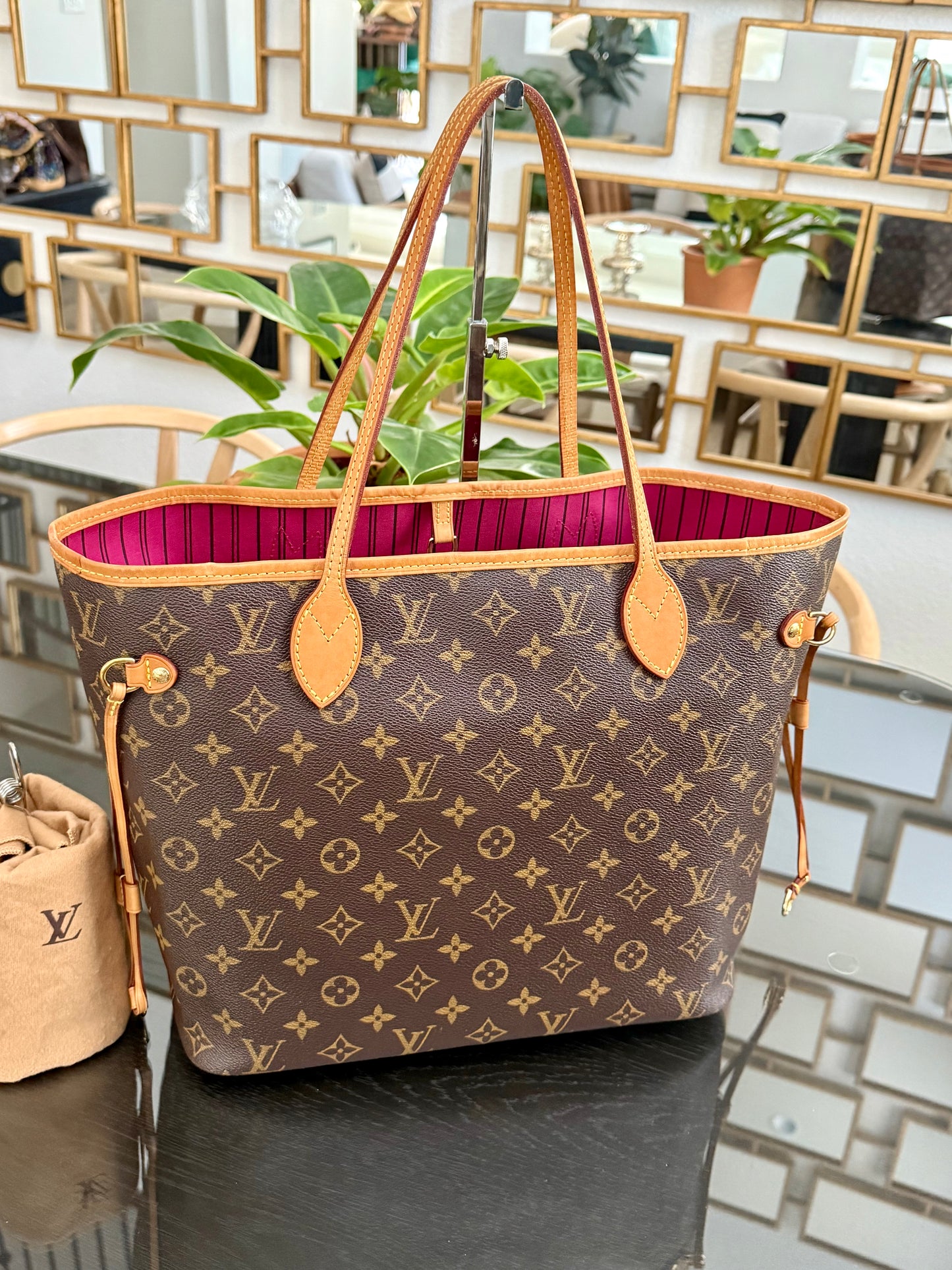Neverfull MM in Peony with Insert Organizer and Dustbag 🗓️ Year: 2016
