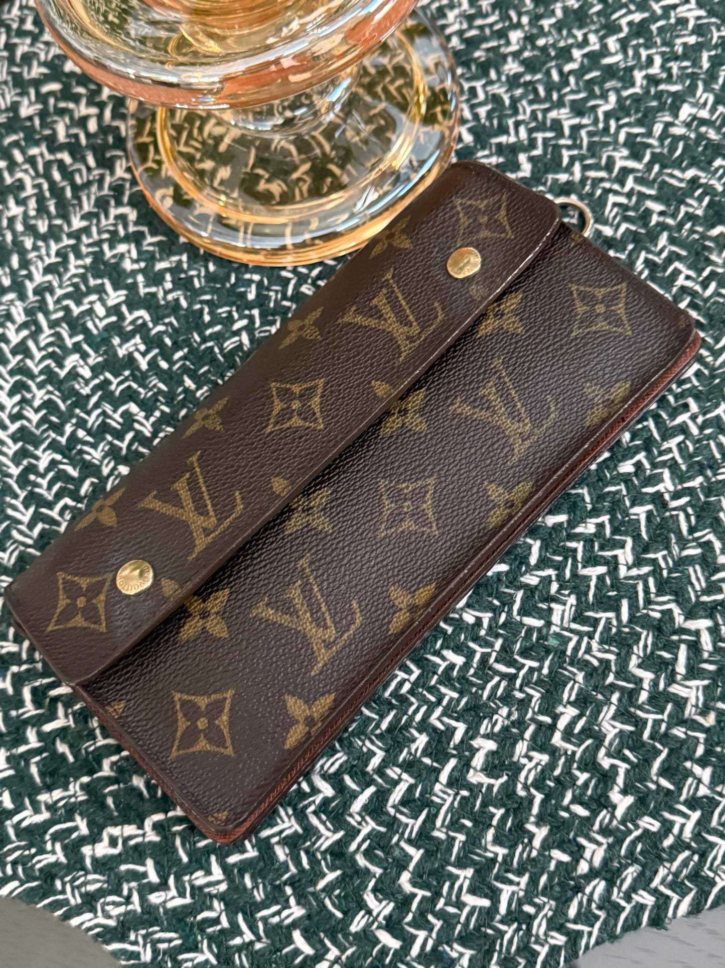 Monogram Portefeuille Accordeon Wallet with Insert and Non branded Strap 🗓️ Year: 2004