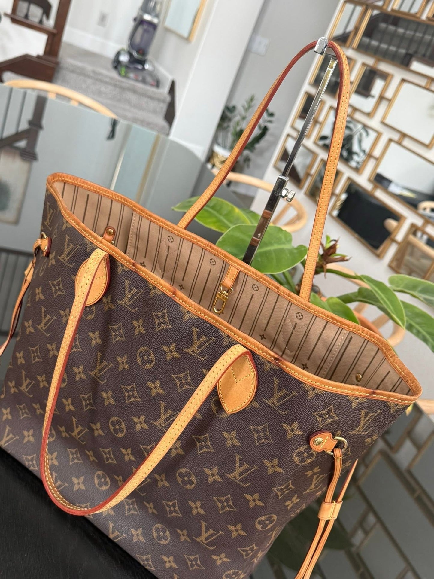 Neverfull MM with Insert Organizer 📅 Year: 2013