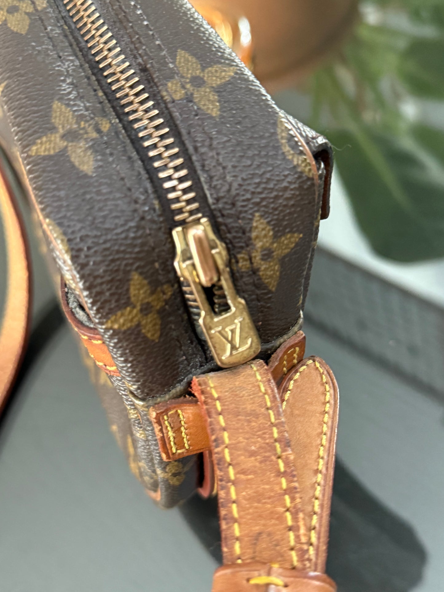 Jeaunefille MM Crossbody -Year: 1990