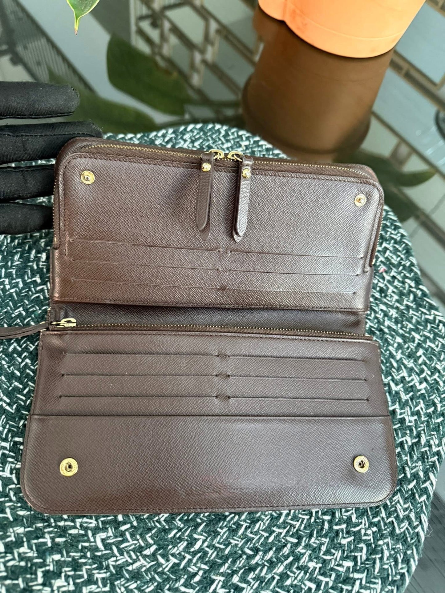 Insolite Wallet in De 🗓️ Year: 2010