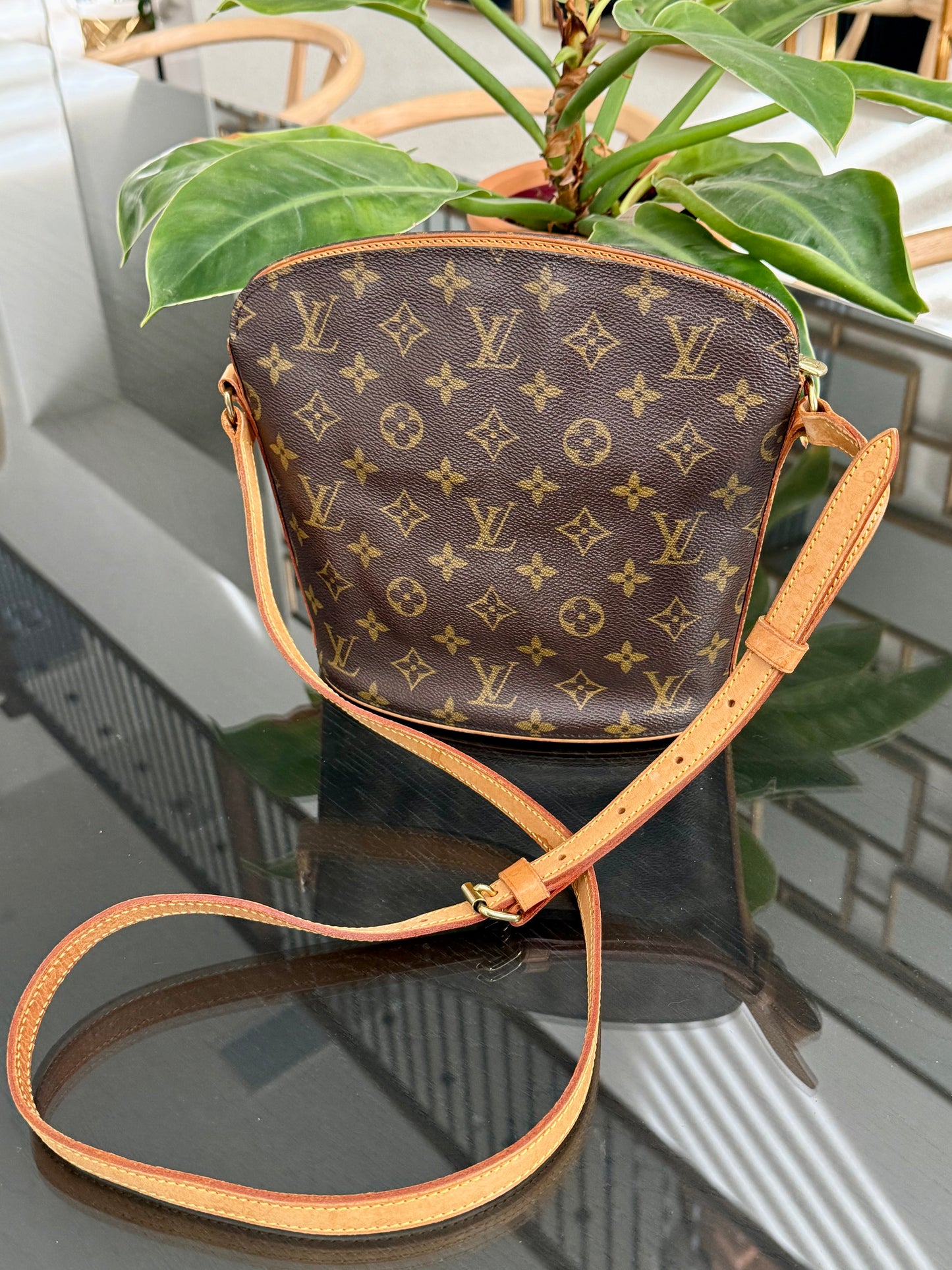 Drouot Crossbody 📅 Year: 1997