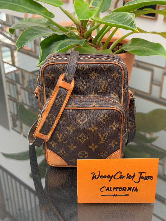 Amazon Crossbody Bag -Year: 1997