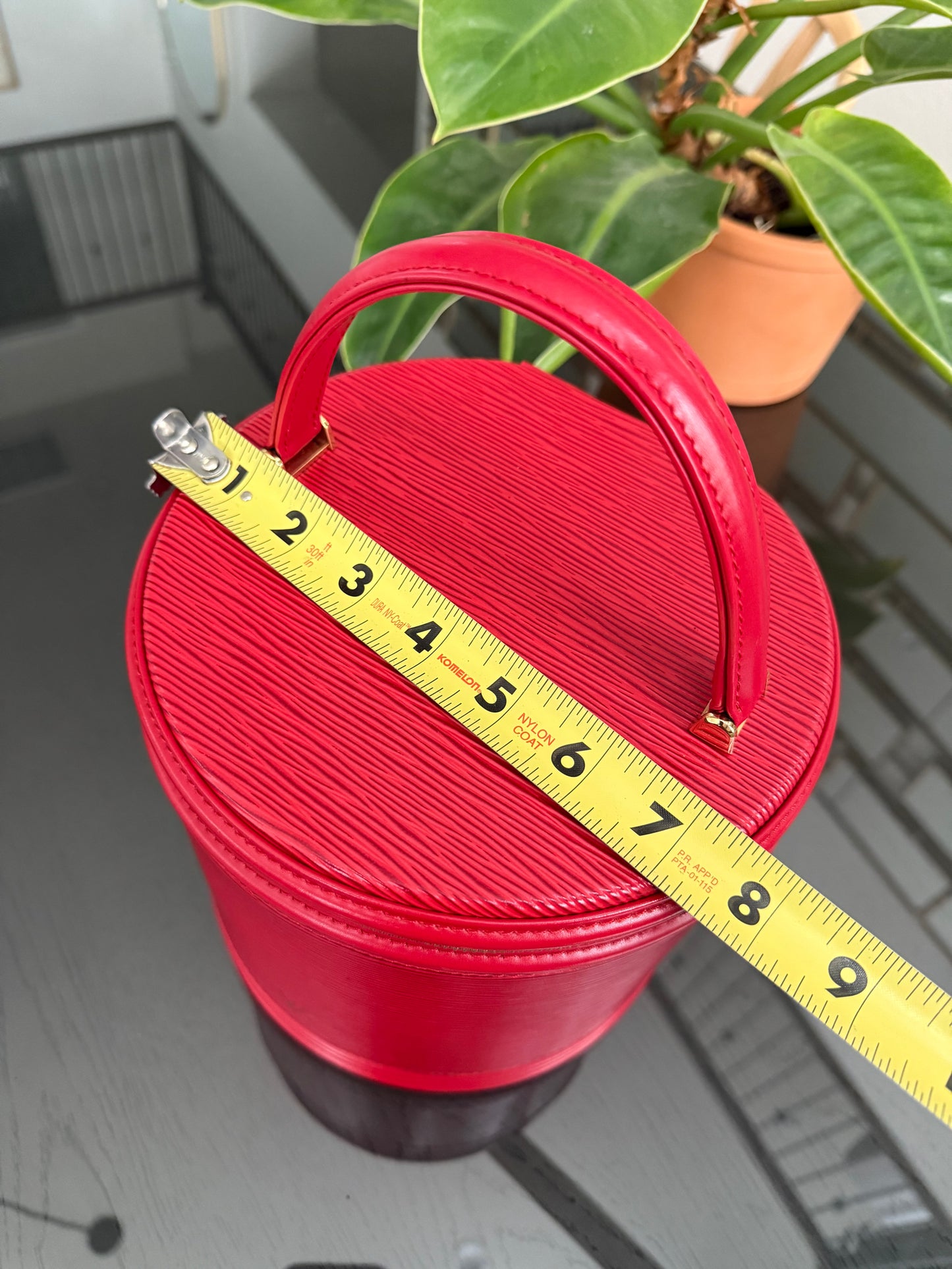 Epi Cannes with Lock No key-🗓️ Year: 2000